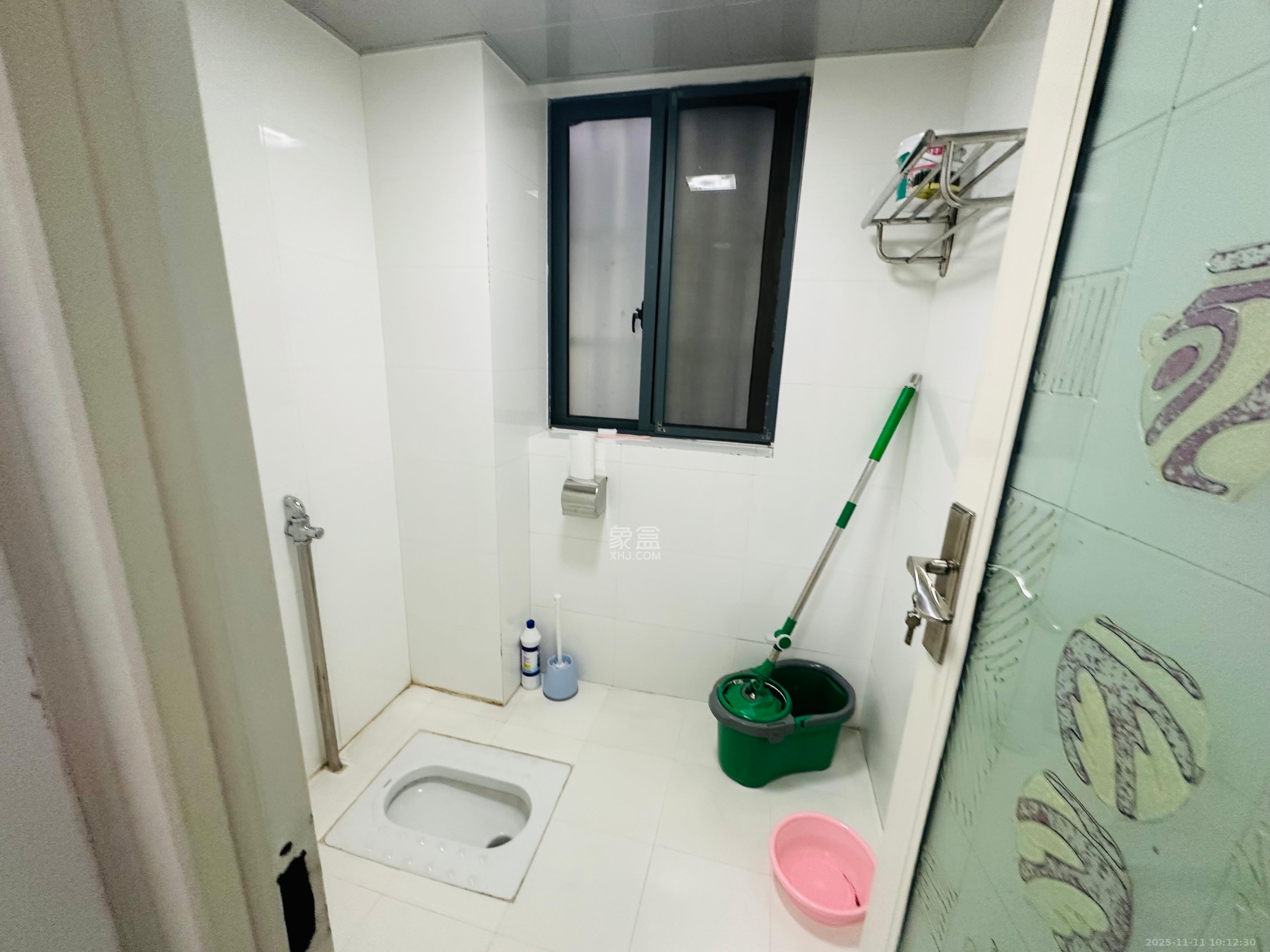 西子花苑  3室2厅2卫    2800.0元/月室内图