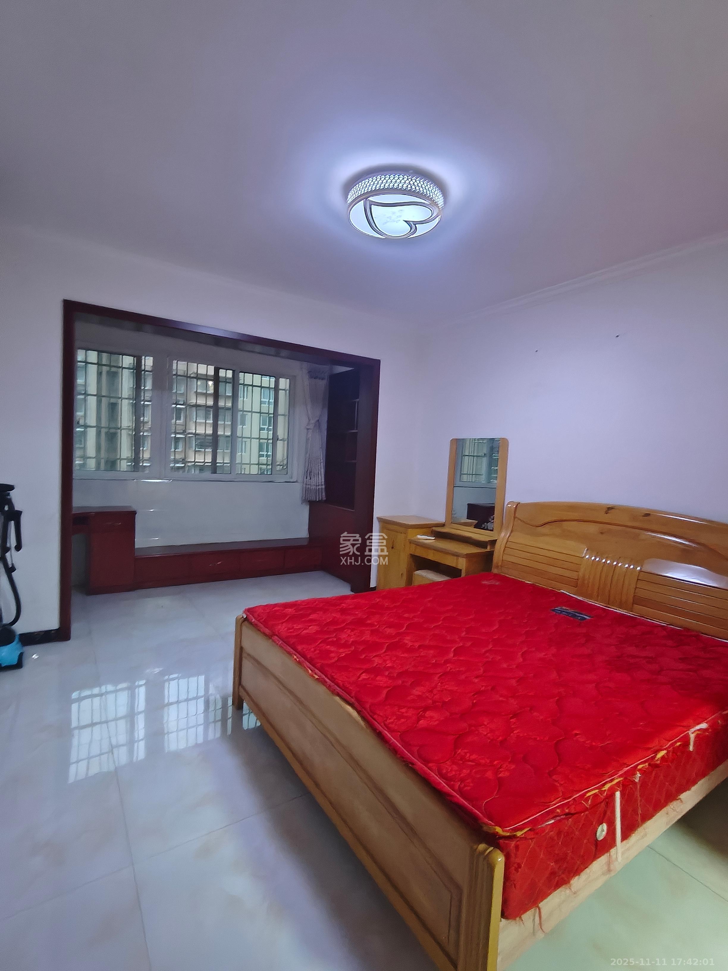 星城新宇黎雅苑  3室2厅2卫    2500.0元/月室内图