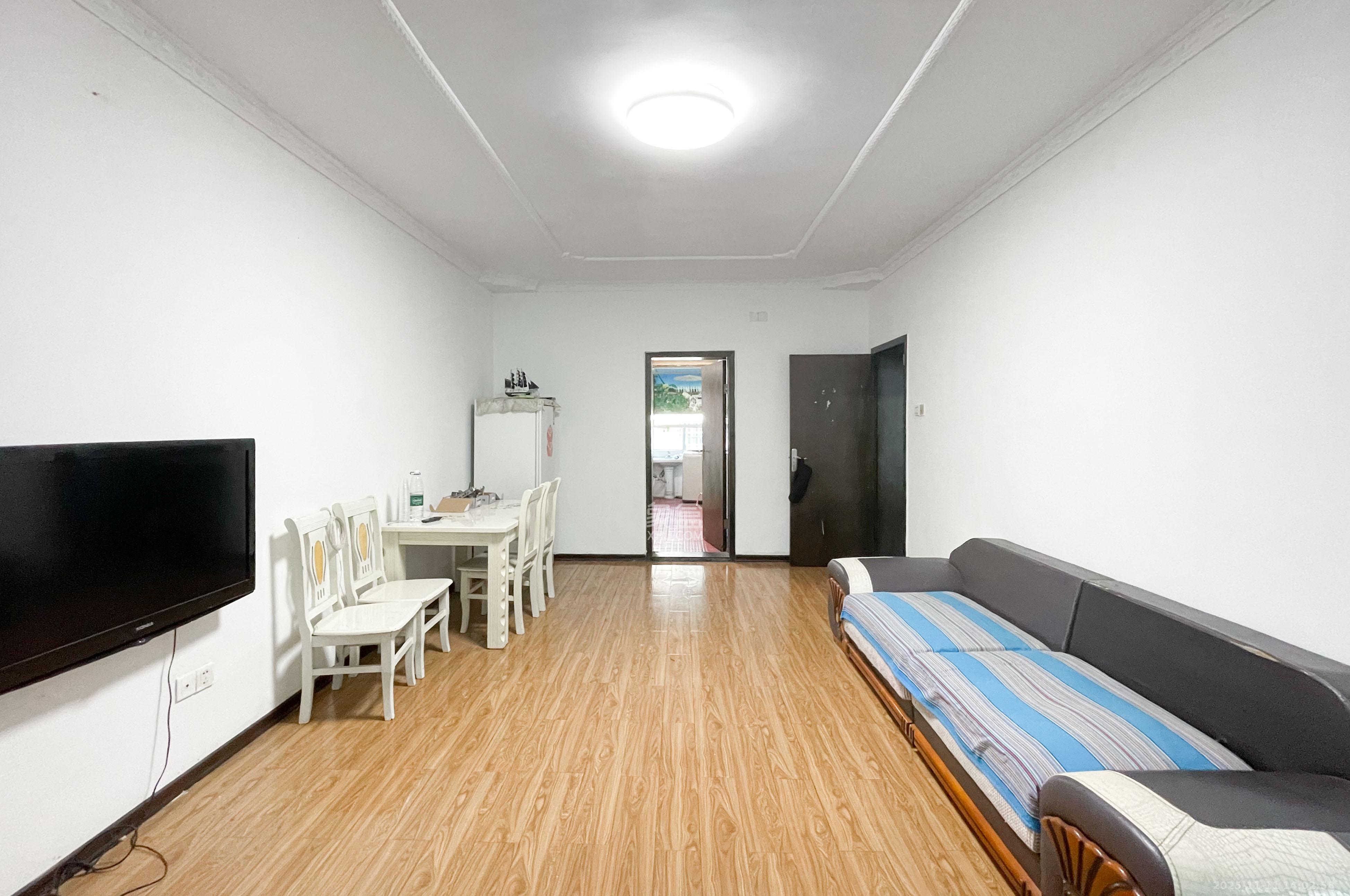 汽车西站商贸城（河西望城坡）  4室1厅1卫    65.0万客厅