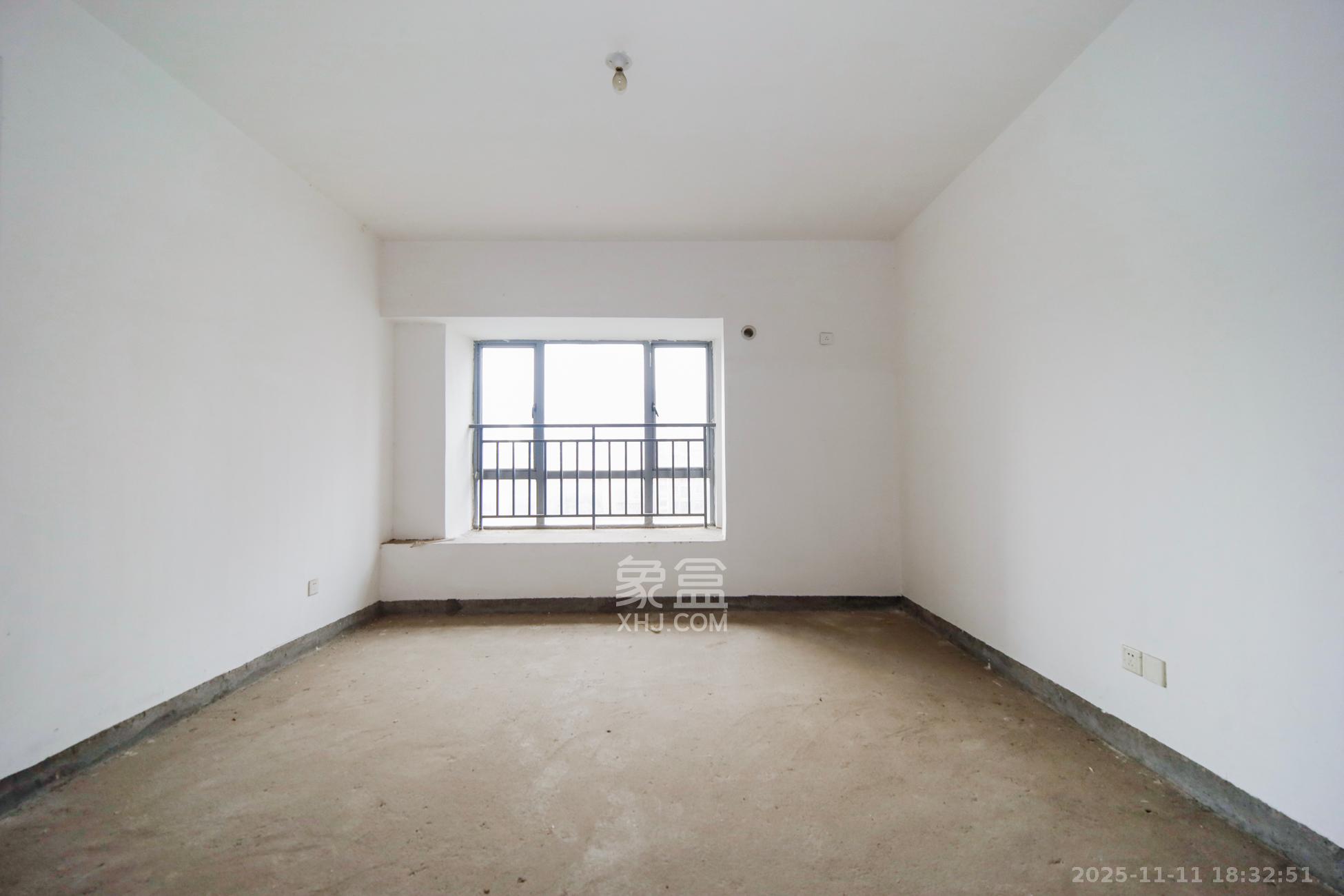 上海城小区  4室2厅2卫    138.0万卧室