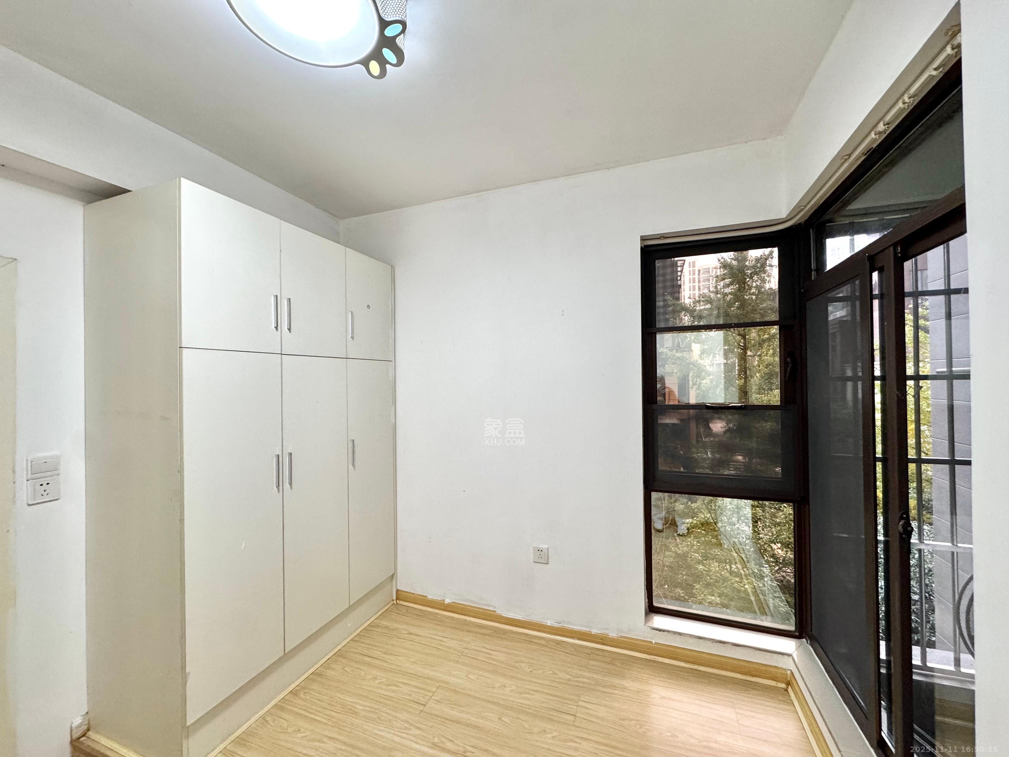 欧莱雅郡  3室1厅1卫    1700.0元/月室内图