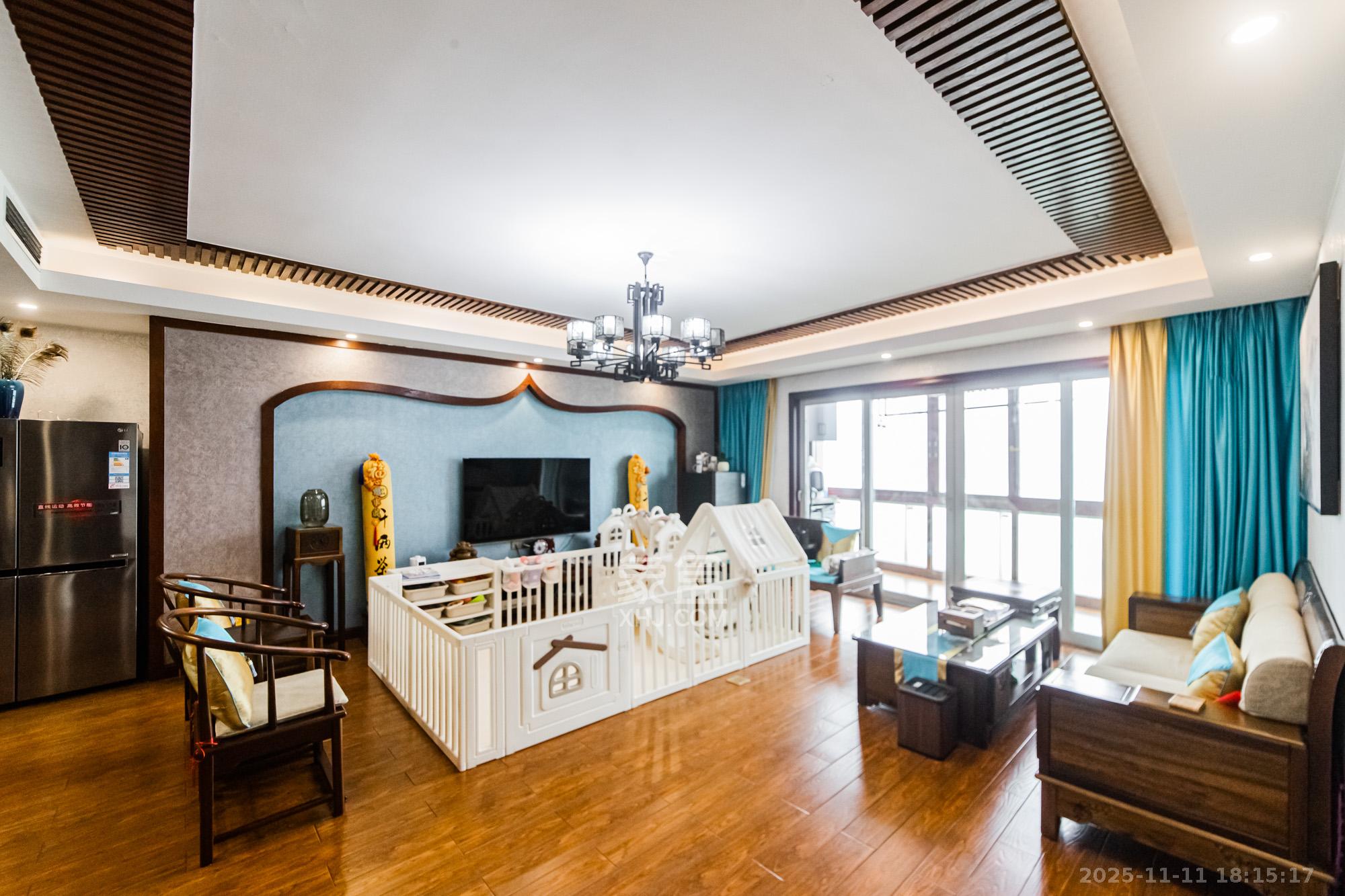 北辰定江洋 3室2厅2卫 550.0万 北辰定江洋 3室2厅2卫 550.0万客厅