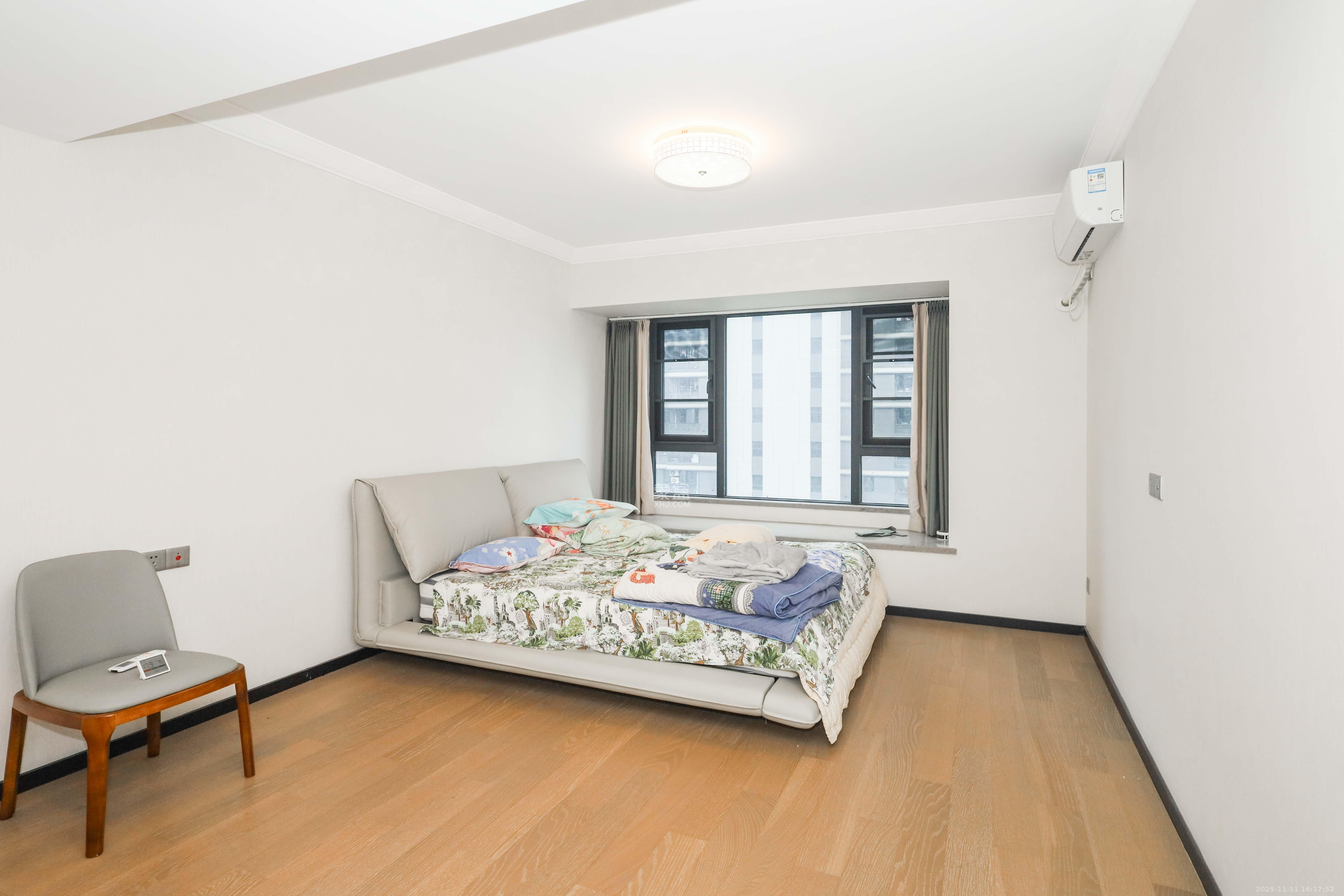 中海阅溪府  4室2厅2卫    192.0万卧室