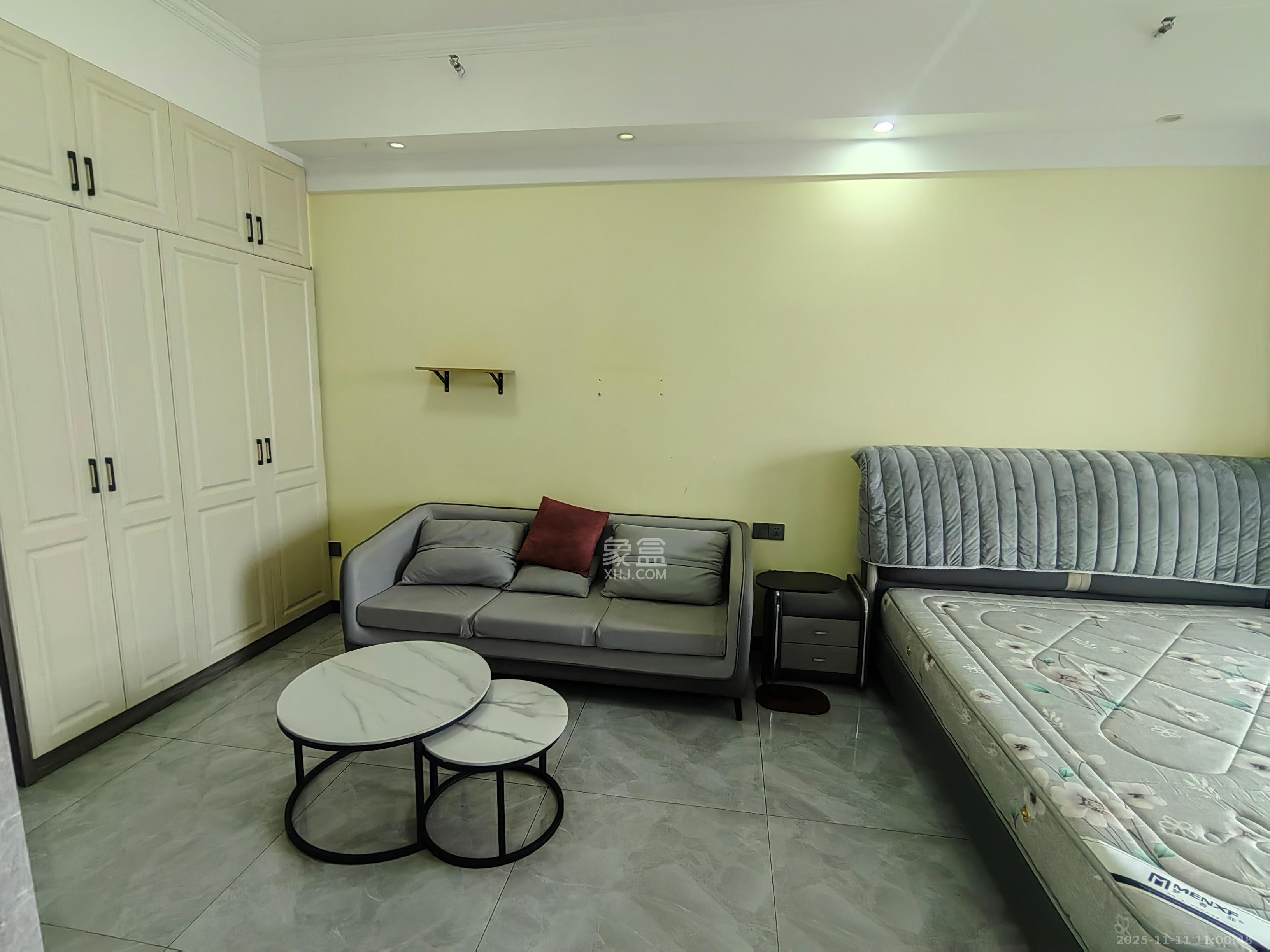 辉宏橄榄城  1室1厅1卫    1400.0元/月室内图