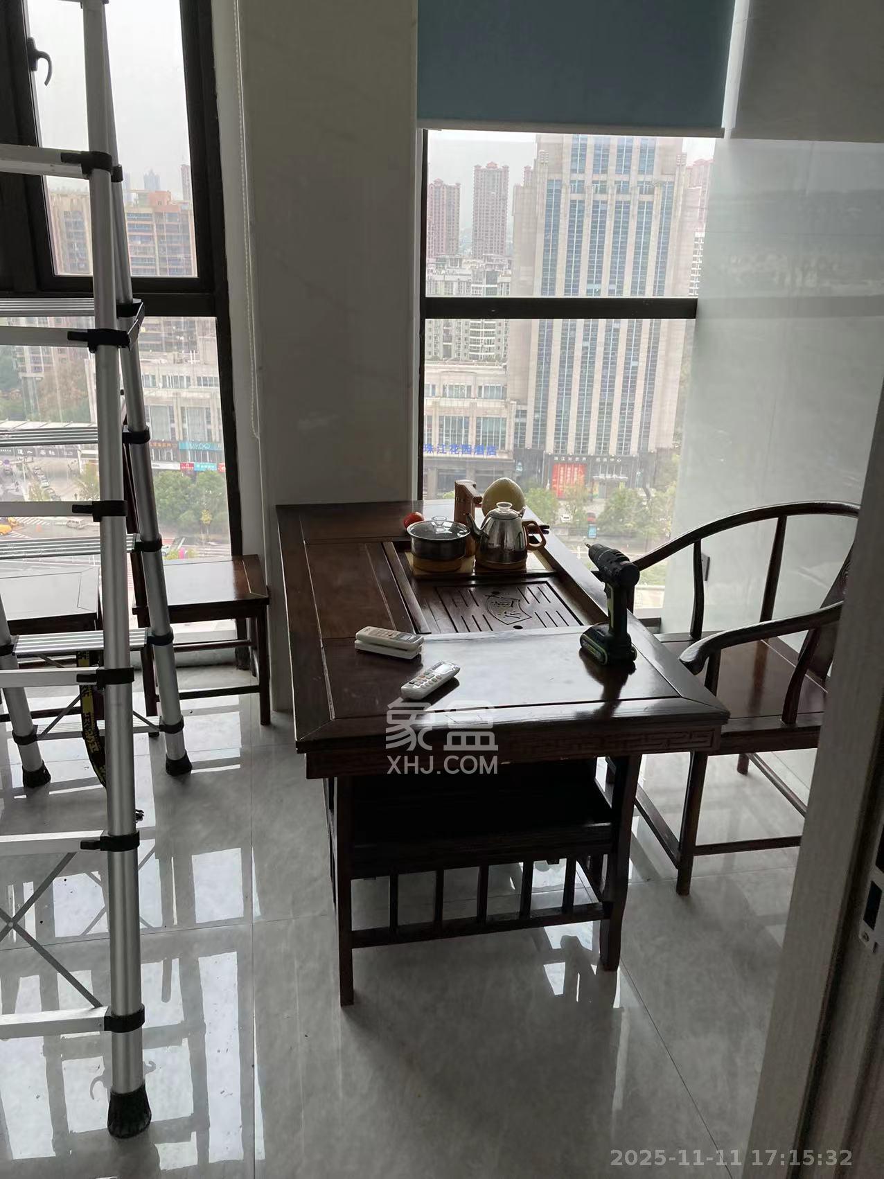 润和国际广场  1室2厅1卫    4500.0元/月