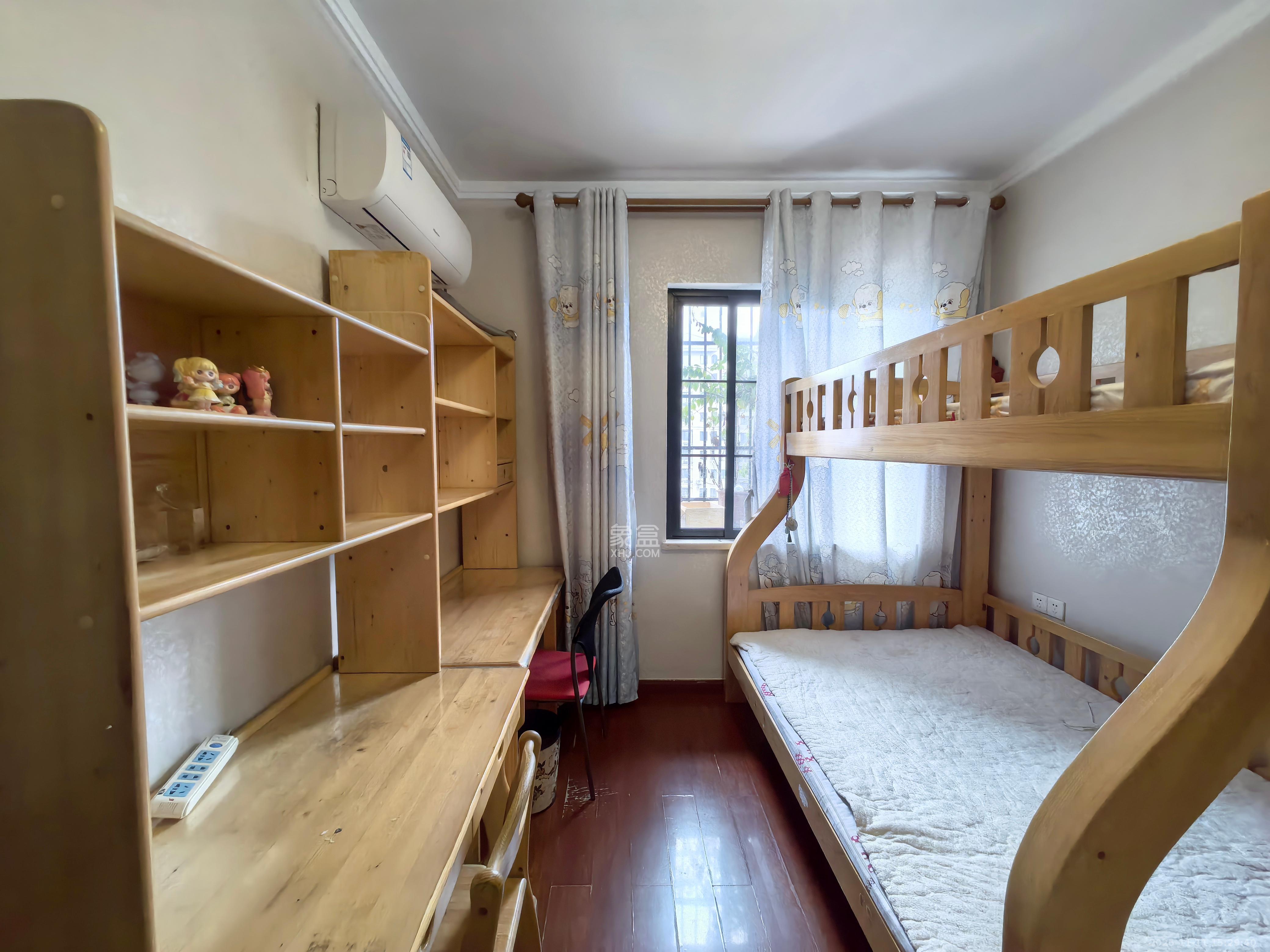 沁园春御院  4室2厅2卫    3800.0元/月室内图