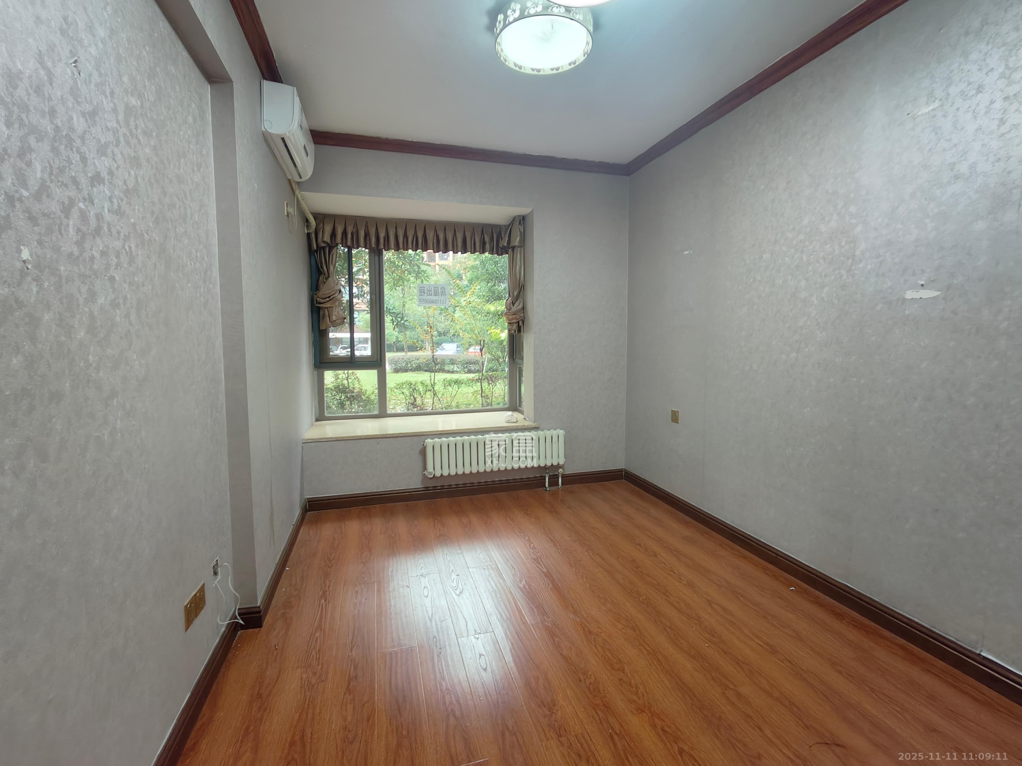 怡海星城  3室1厅1卫    1800.0元/月室内图