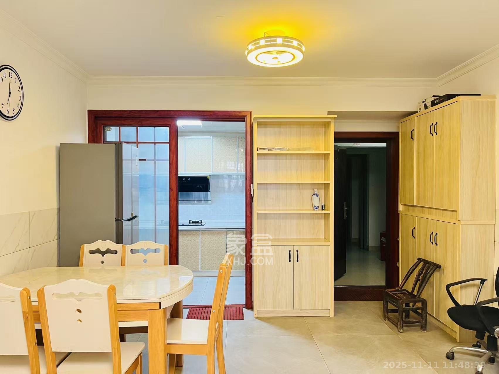 洋湖春园  3室2厅2卫    2100.0元/月室内图