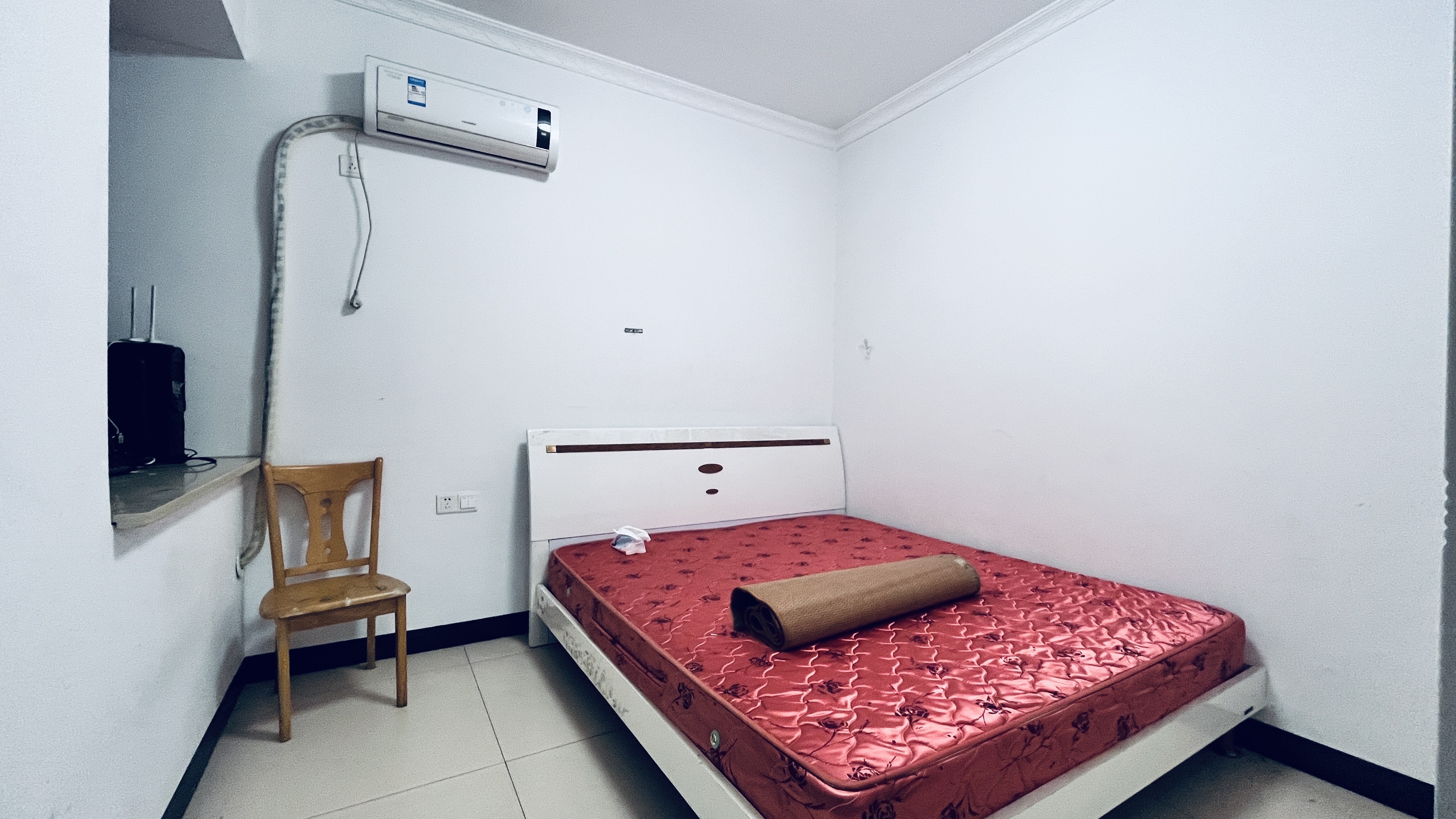 香格里拉 2室2厅1卫 1500.0元/月 香格里拉 2室2厅1卫 1500.0元/月室内图