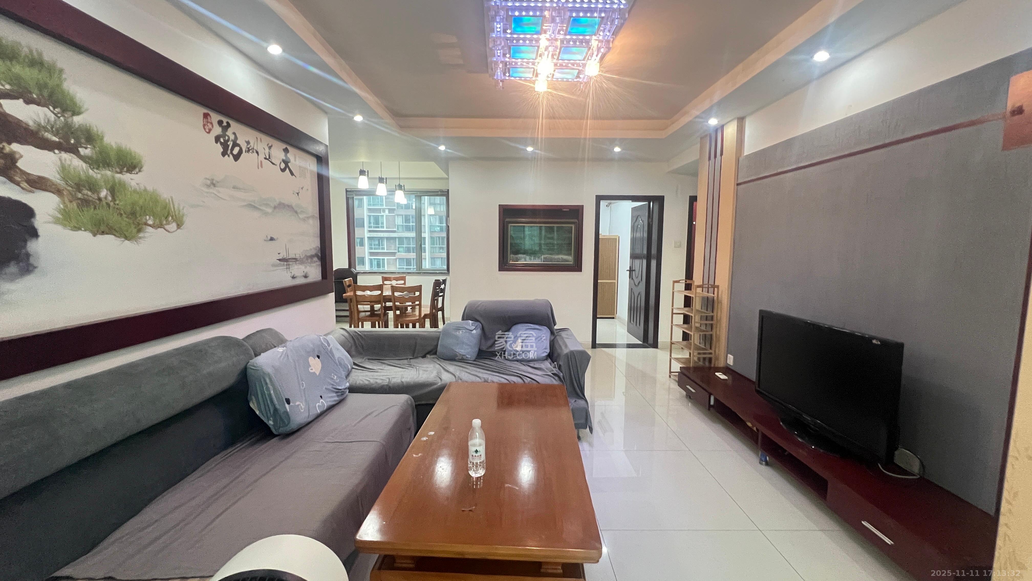 新城新世界一二三期 1室2厅1卫 2600.0元/月 新城新世界一二三期 1室2厅1卫 2600.0元/月室内图