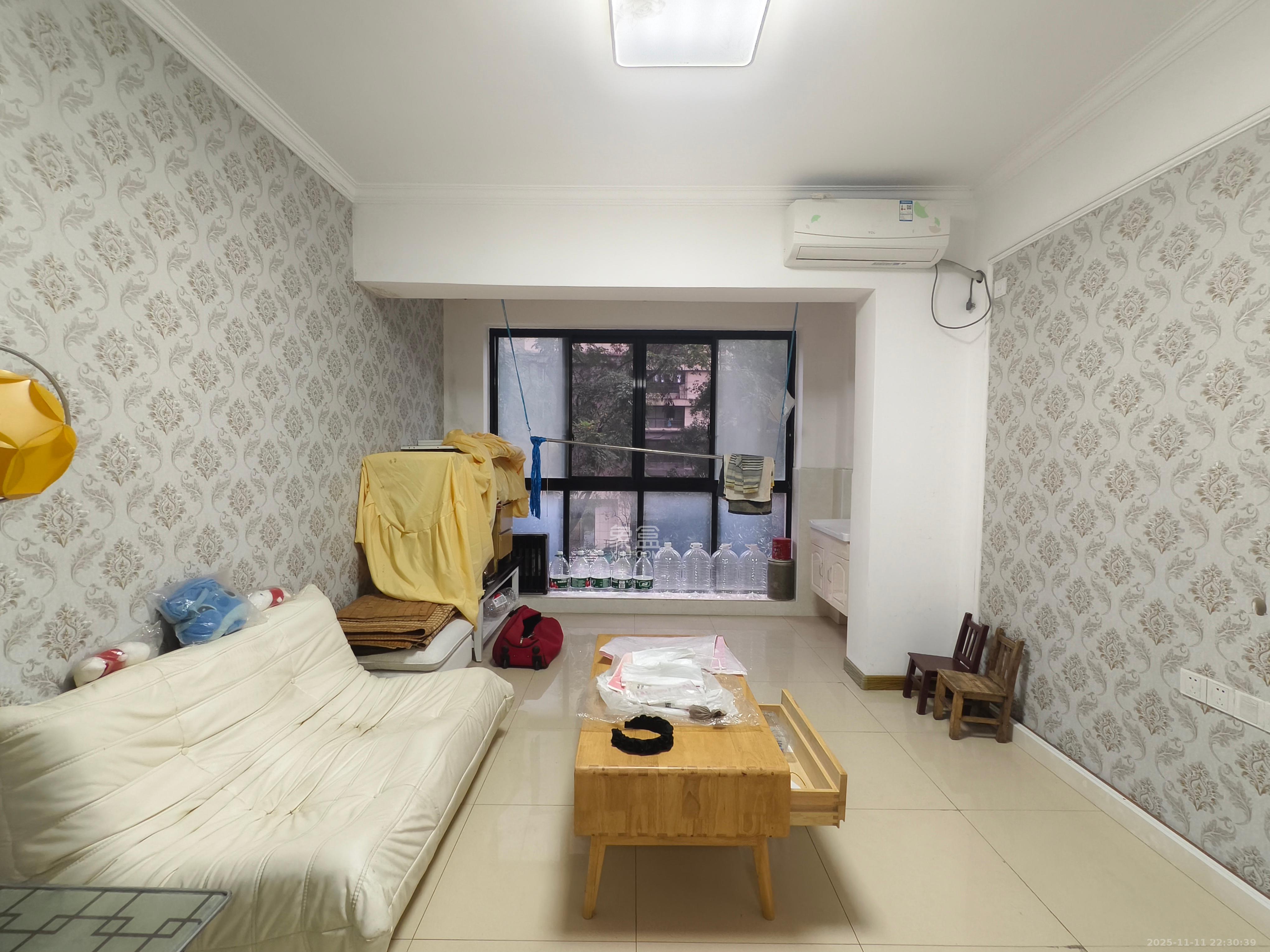 金科世界城  3室2厅1卫    2500.0元/月