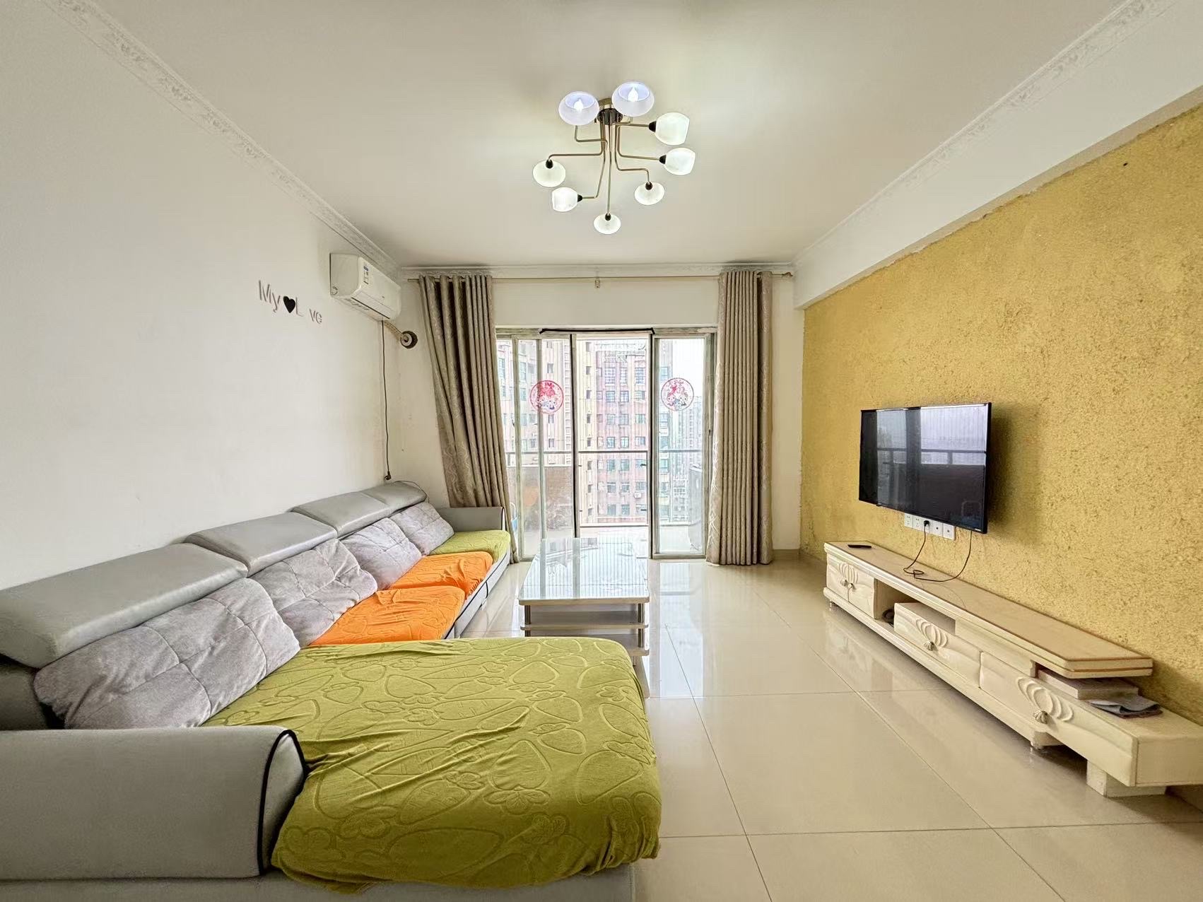 冠都现代城（冠都幸福彼岸）  1室2厅1卫    1600.0元/月