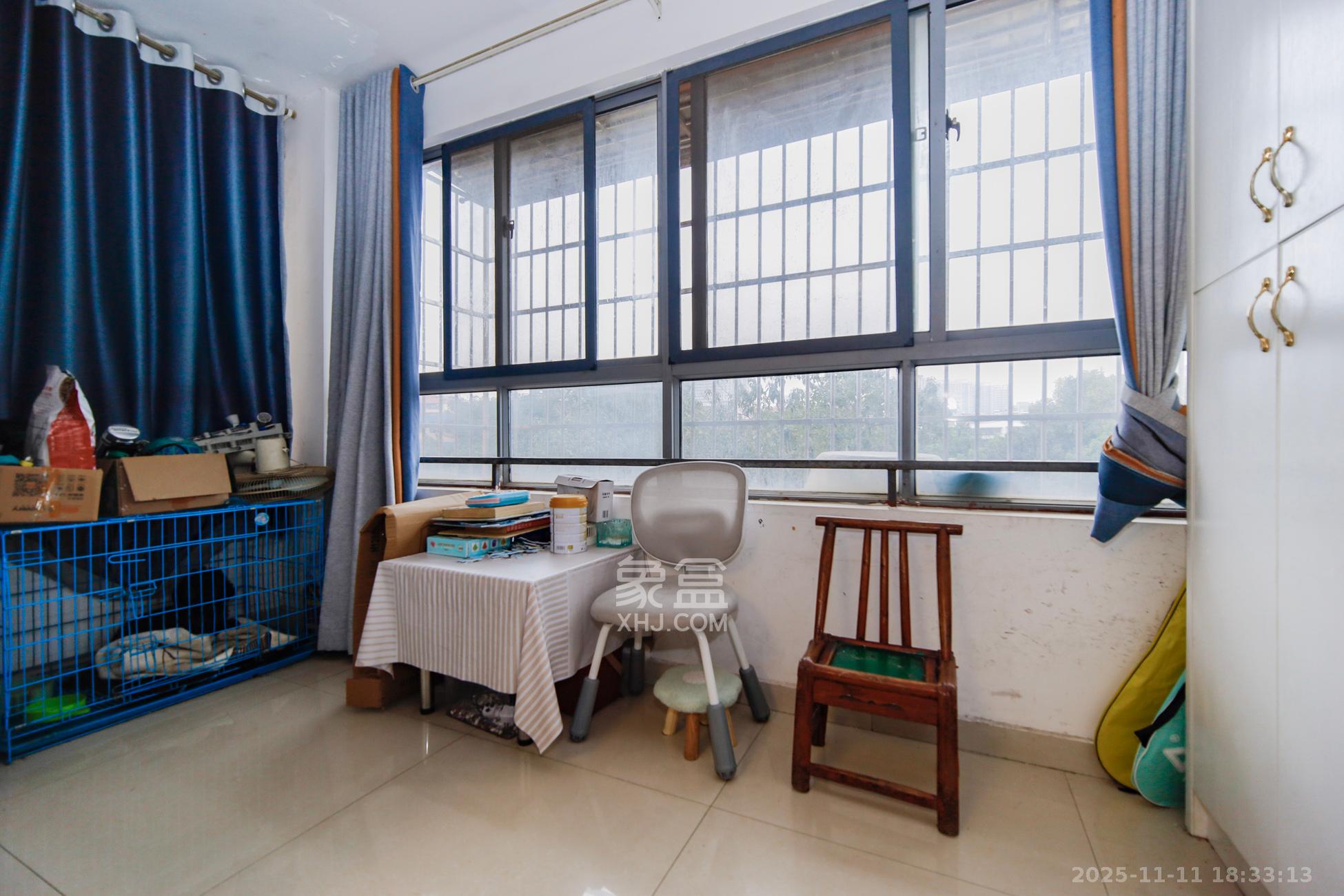 上海城小区  4室2厅2卫    103.0万阳台