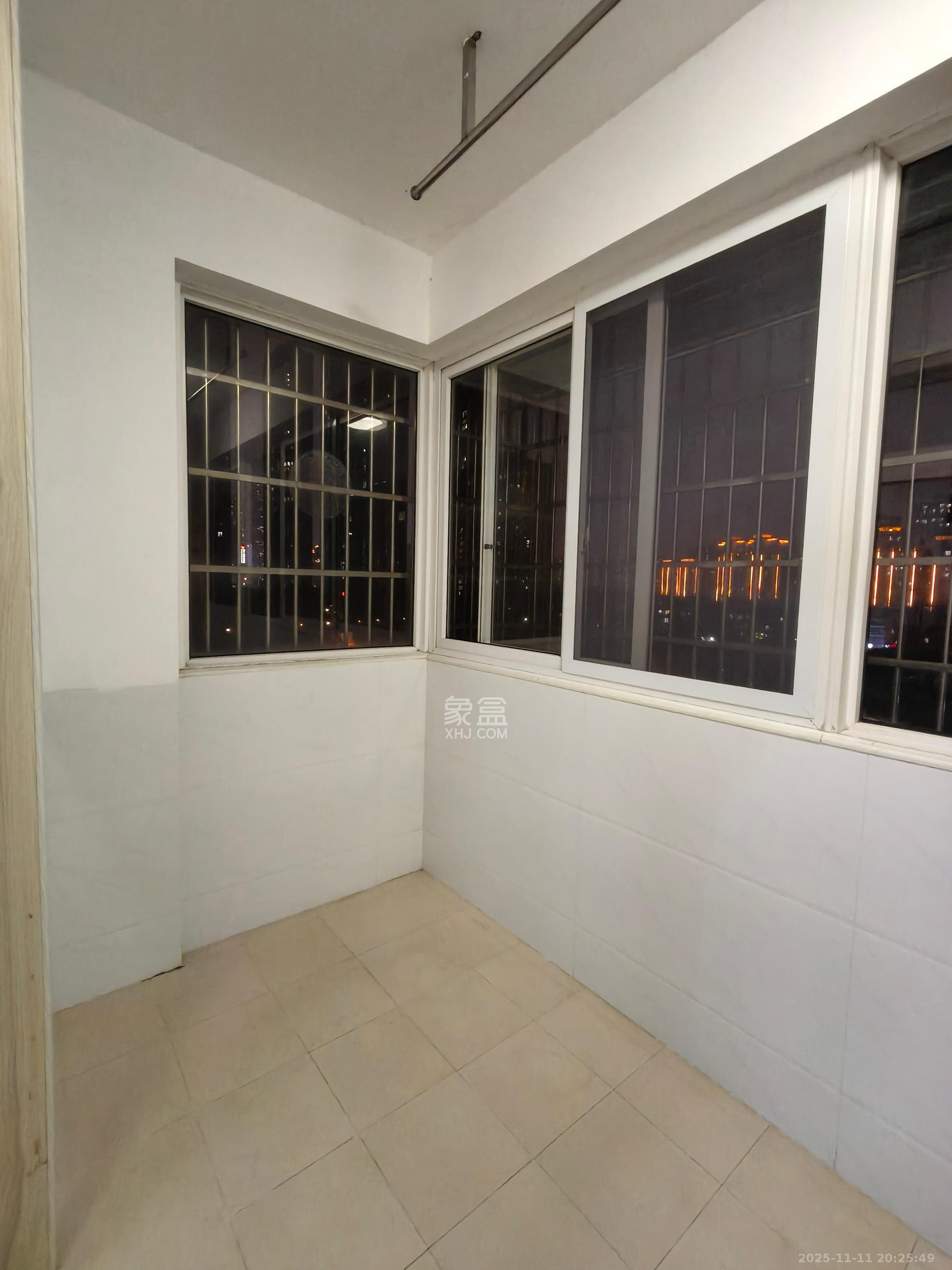 星城新宇黎锦苑  3室2厅2卫    1900.0元/月室内图