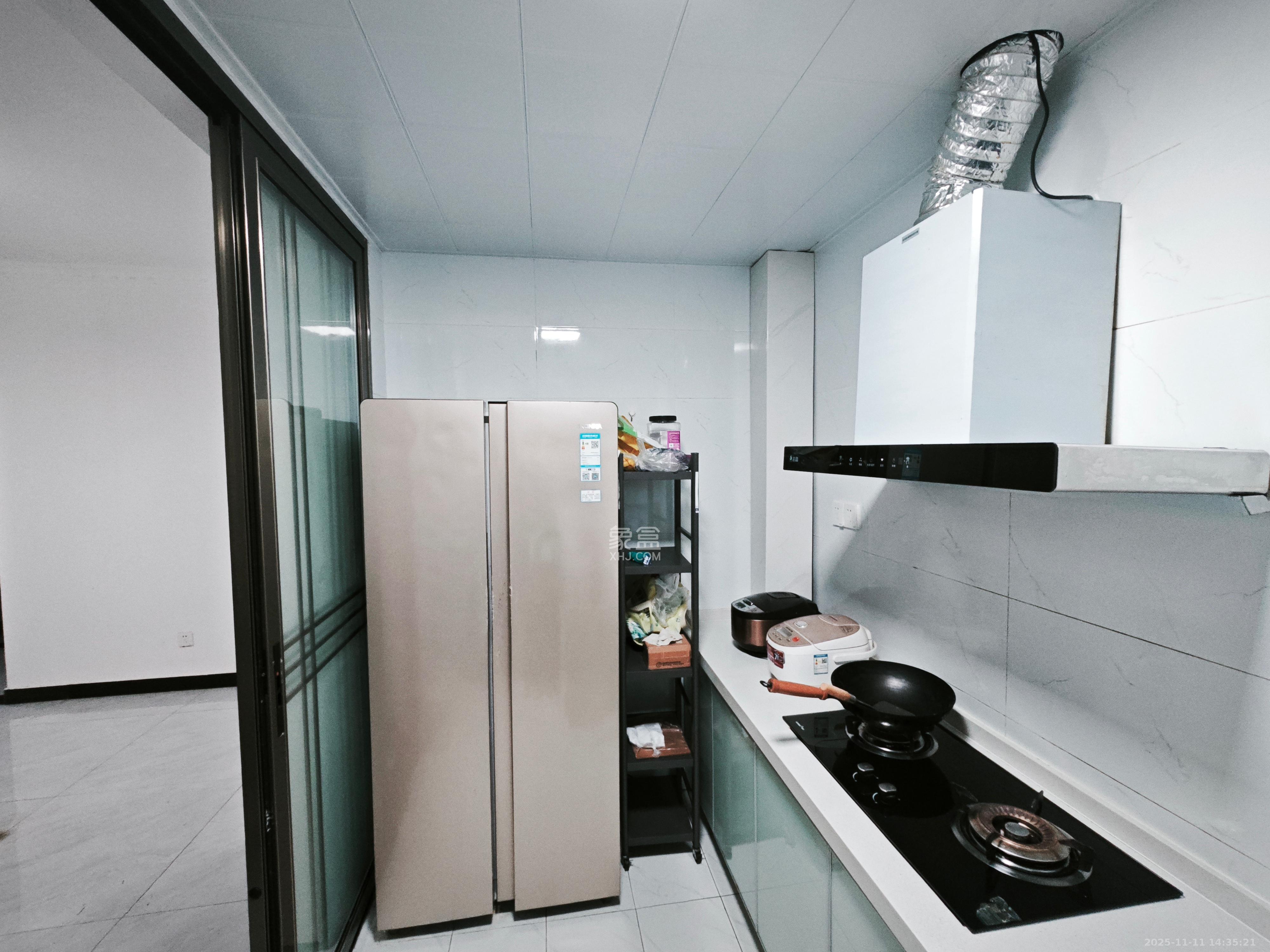 长房云时代  3室2厅1卫    1900.0元/月室内图