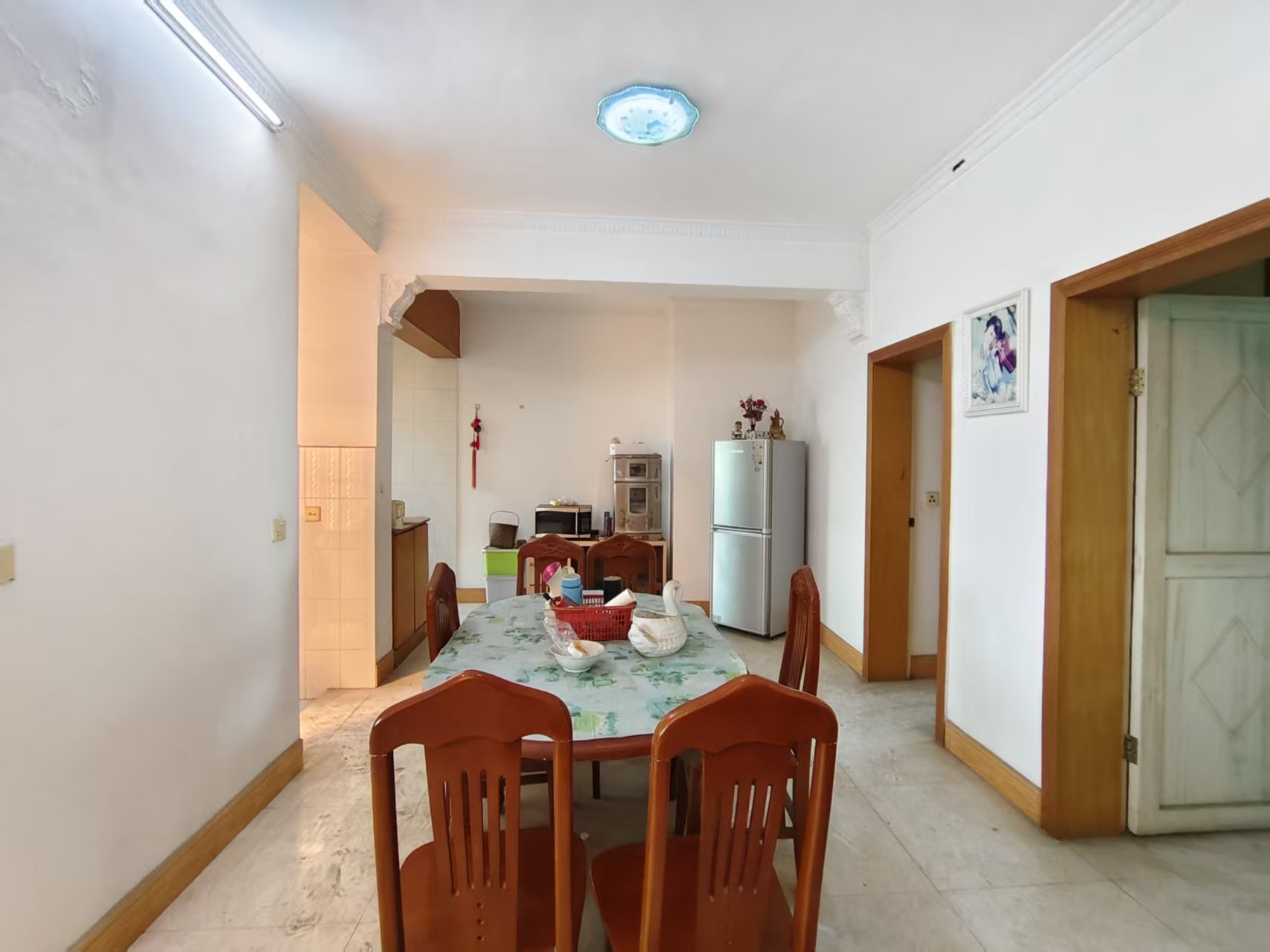 无线电三厂家属楼  3室2厅2卫    13.8万室内图