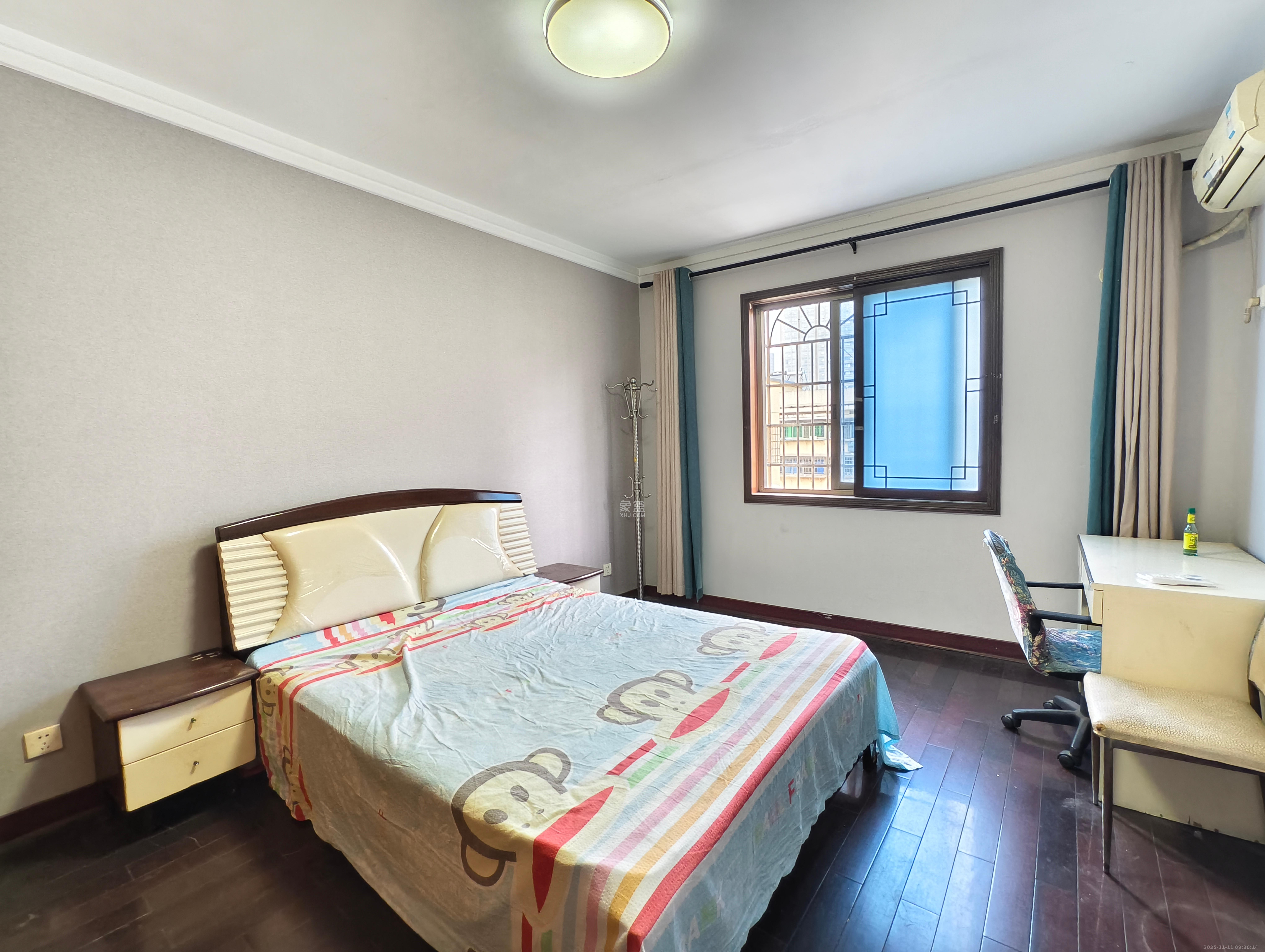 岳银小区(一二三五村) 3室2厅2卫 2400.0元/月 岳银小区(一二三五村) 3室2厅2卫 2400.0元/月室内图