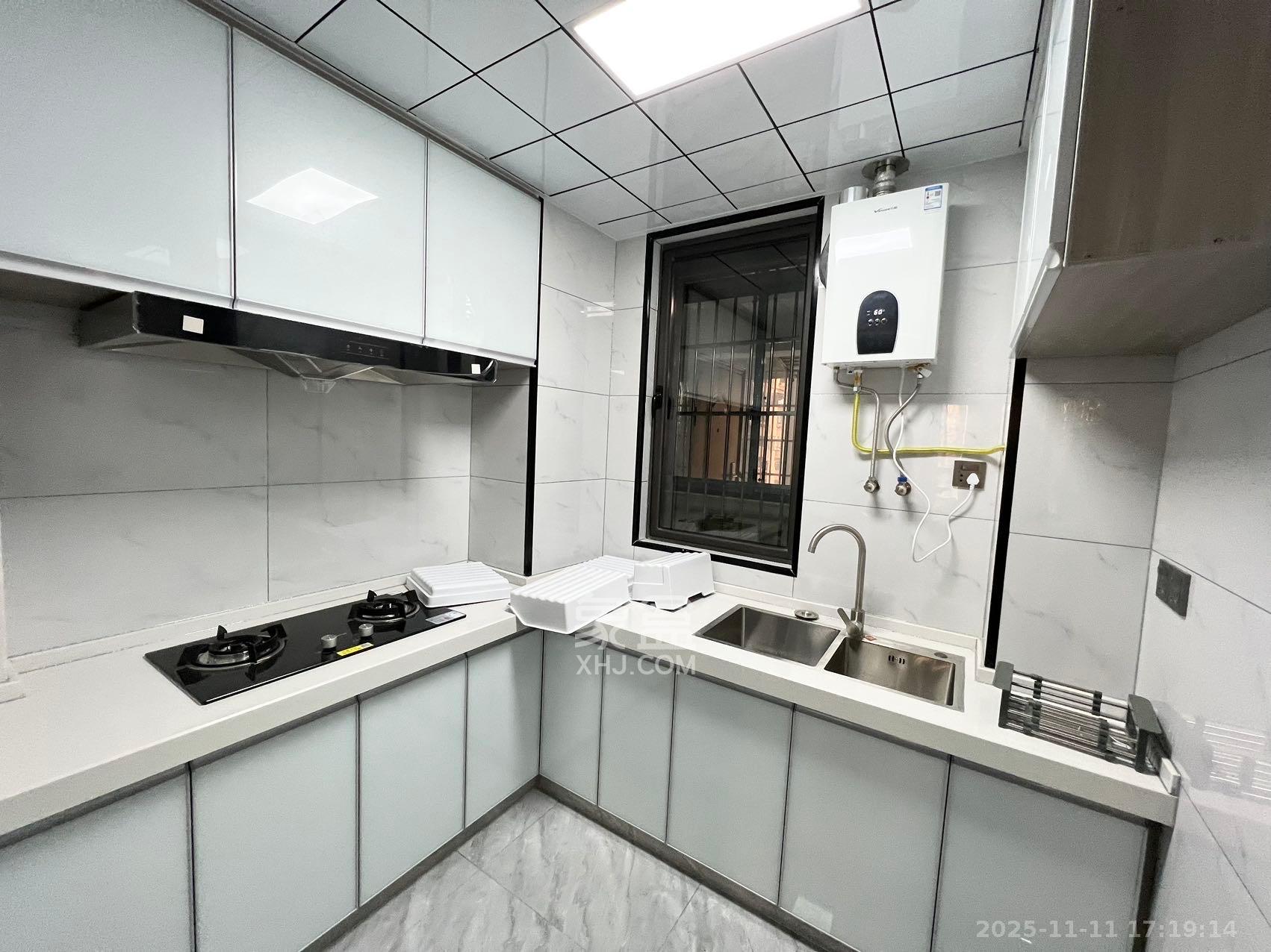 东合新苑  2室2厅1卫    2100.0元/月室内图