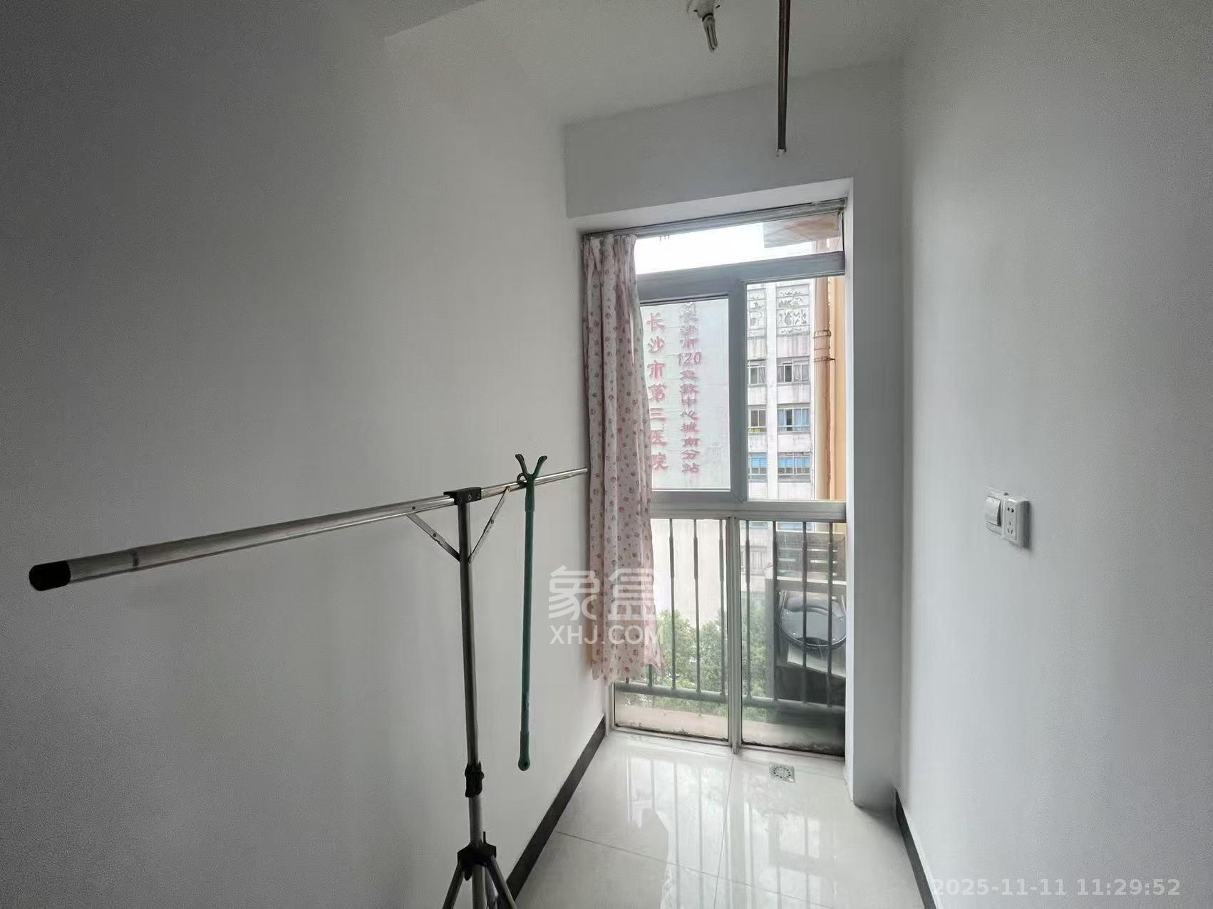 白沙晶城  1室1厅1卫    2200.0元/月室内图