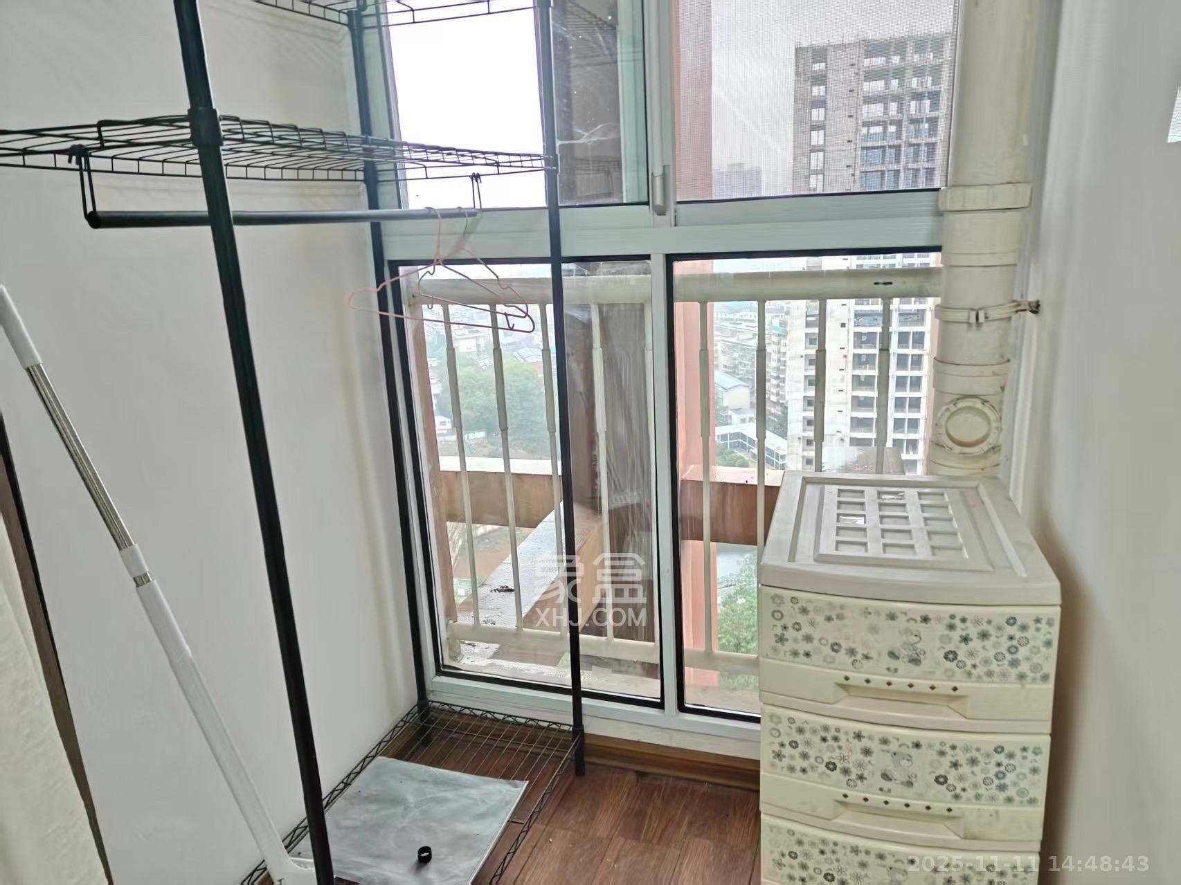 白沙晶城  1室1厅1卫    1500.0元/月