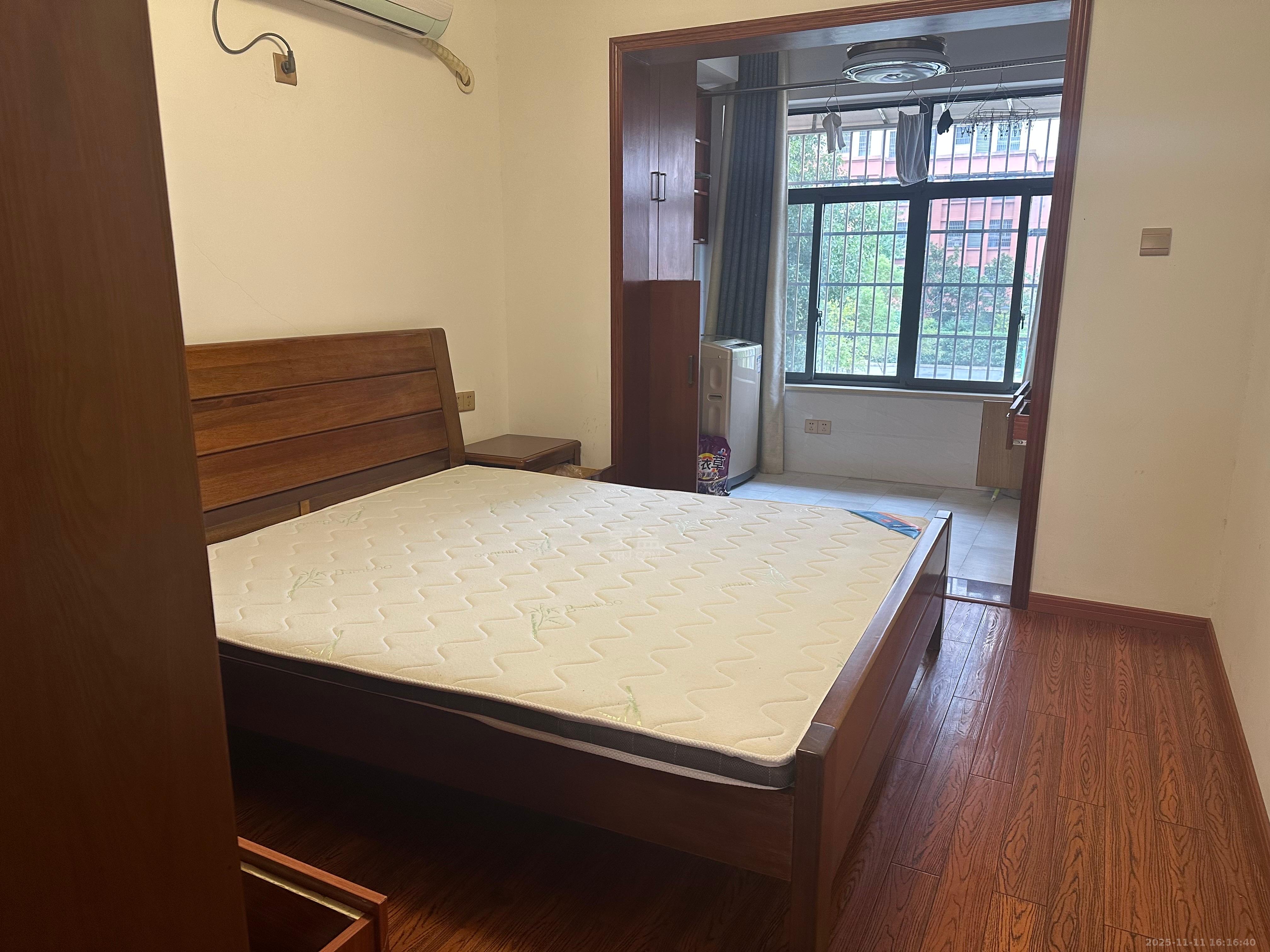 西郡佳园  1室0厅0卫    2000.0元/月室内图