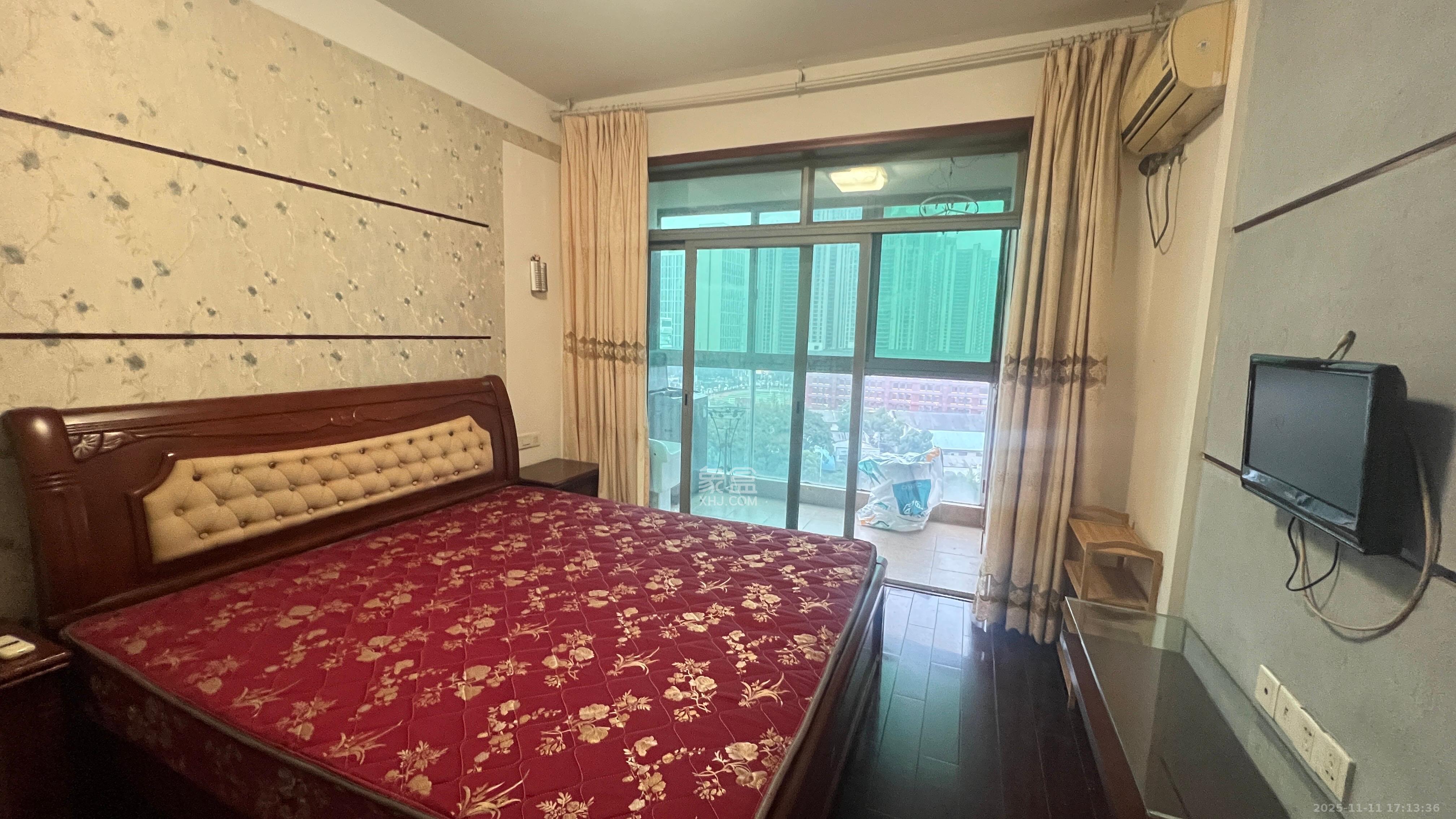 新城新世界一二三期  1室2厅1卫    2600.0元/月室内图