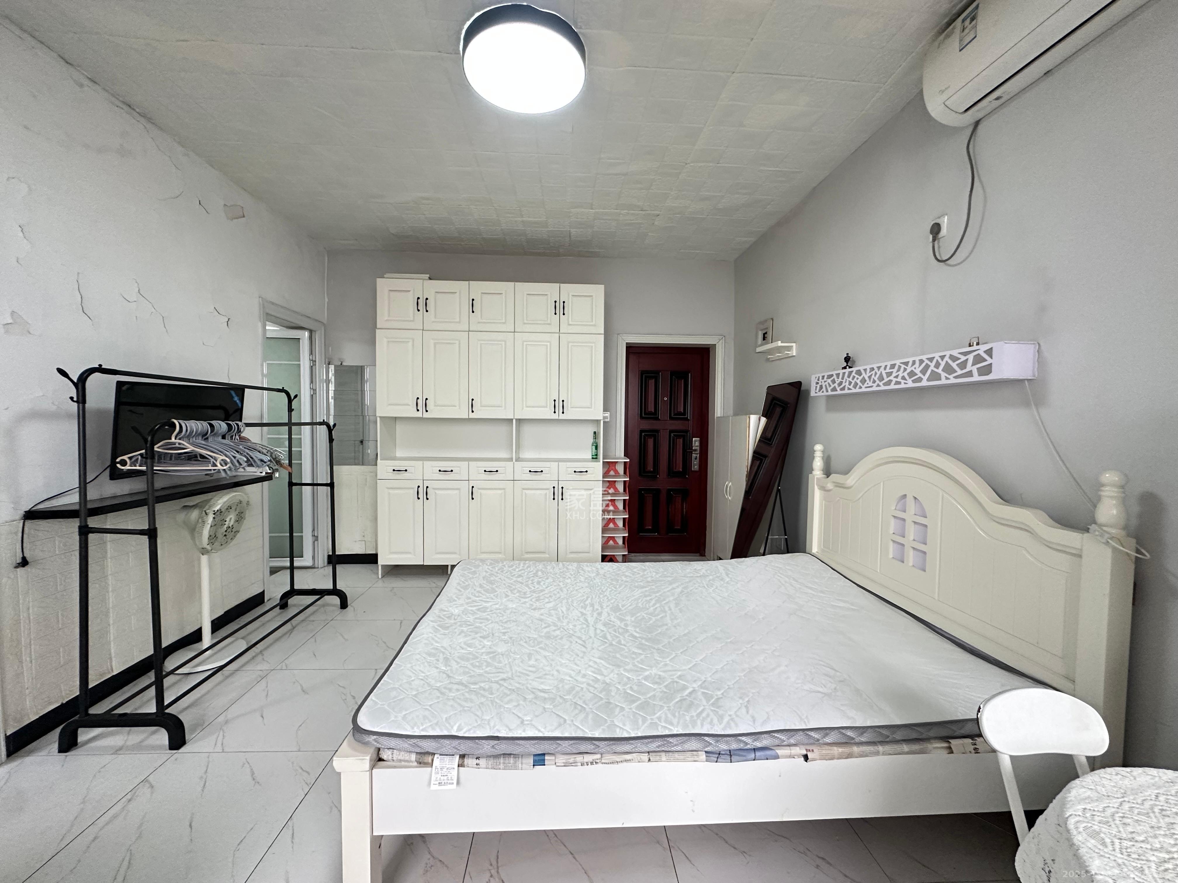 富雅坪社区（红墙巷）  1室1厅1卫    1200.0元/月