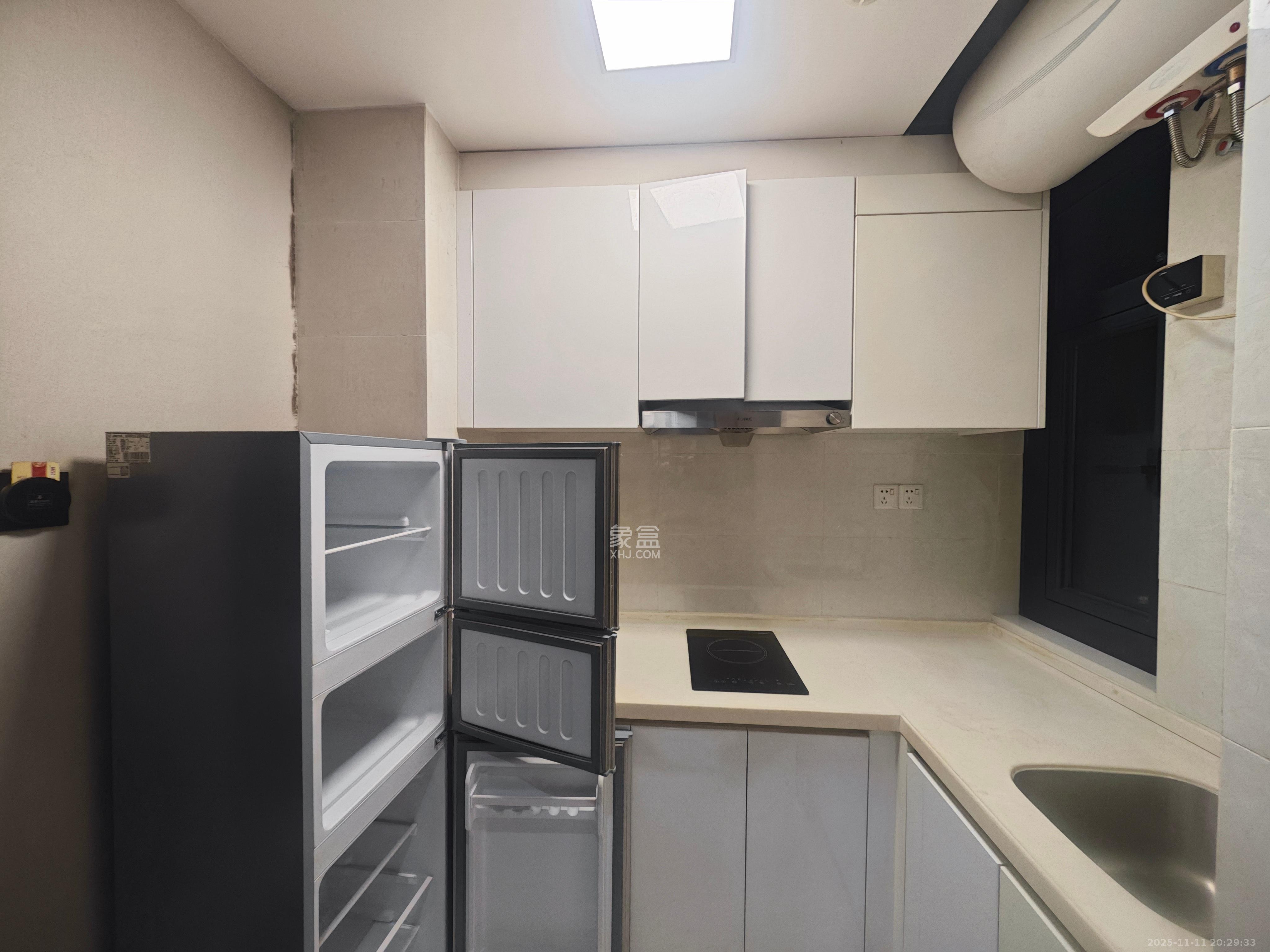 中海梅溪湖壹号  1室1厅1卫    1600.0元/月室内图