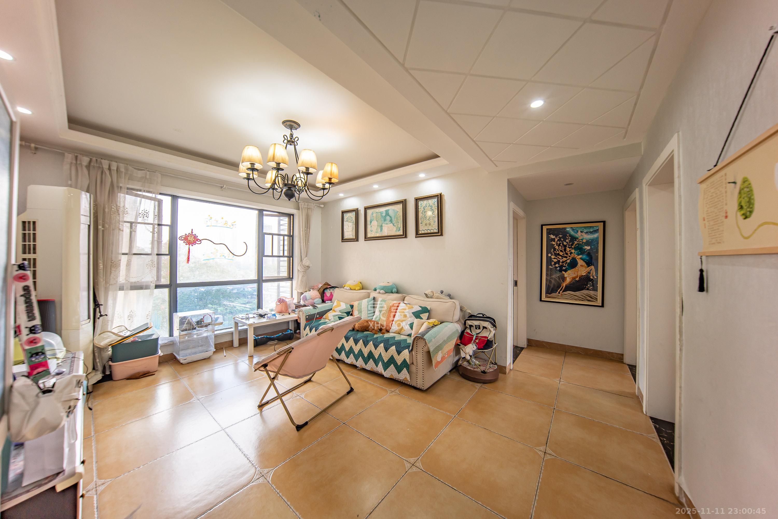 兰亭湾畔 3室2厅1卫 88.0万 兰亭湾畔 3室2厅1卫 88.0万客厅