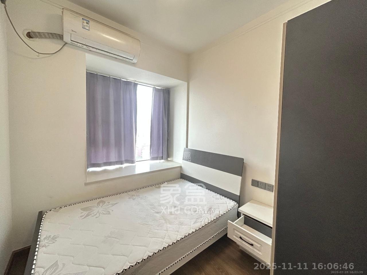 招商华发依云曦城  4室2厅2卫    2700.0元/月