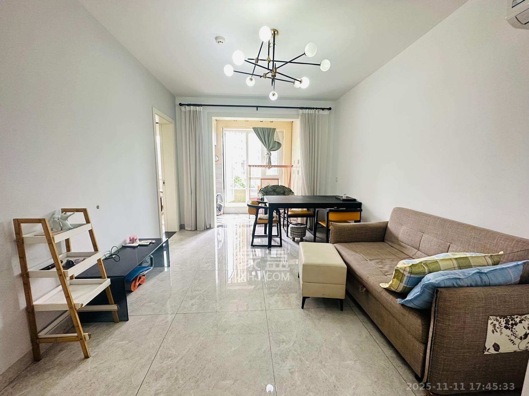 金地格林公馆  3室2厅1卫    2600.0元/月室内图