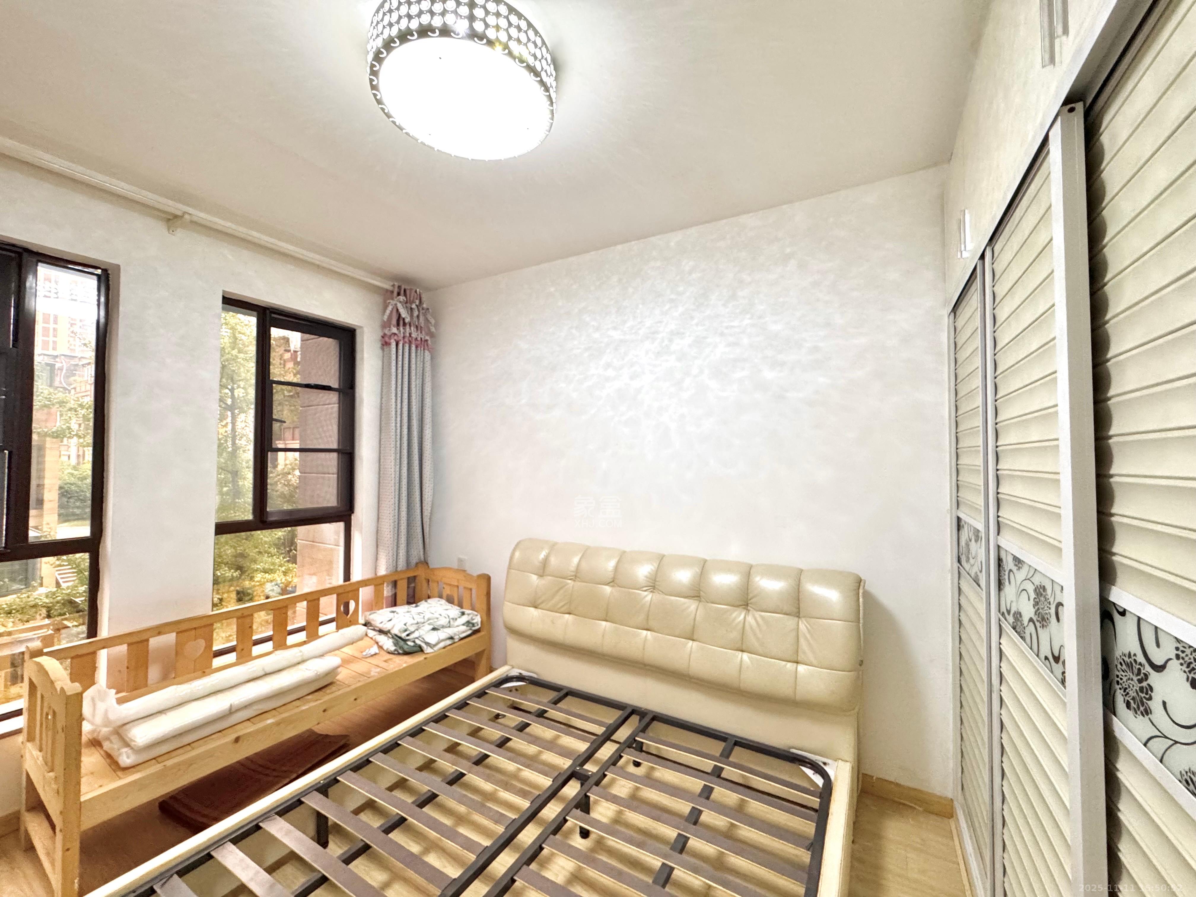 欧莱雅郡  3室1厅1卫    1700.0元/月室内图