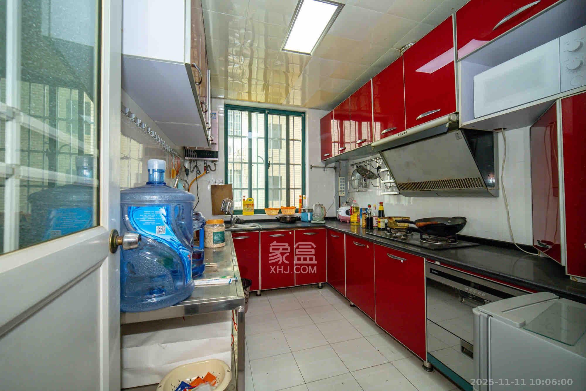 天和华城  3室2厅2卫    2000.0元/月室内图