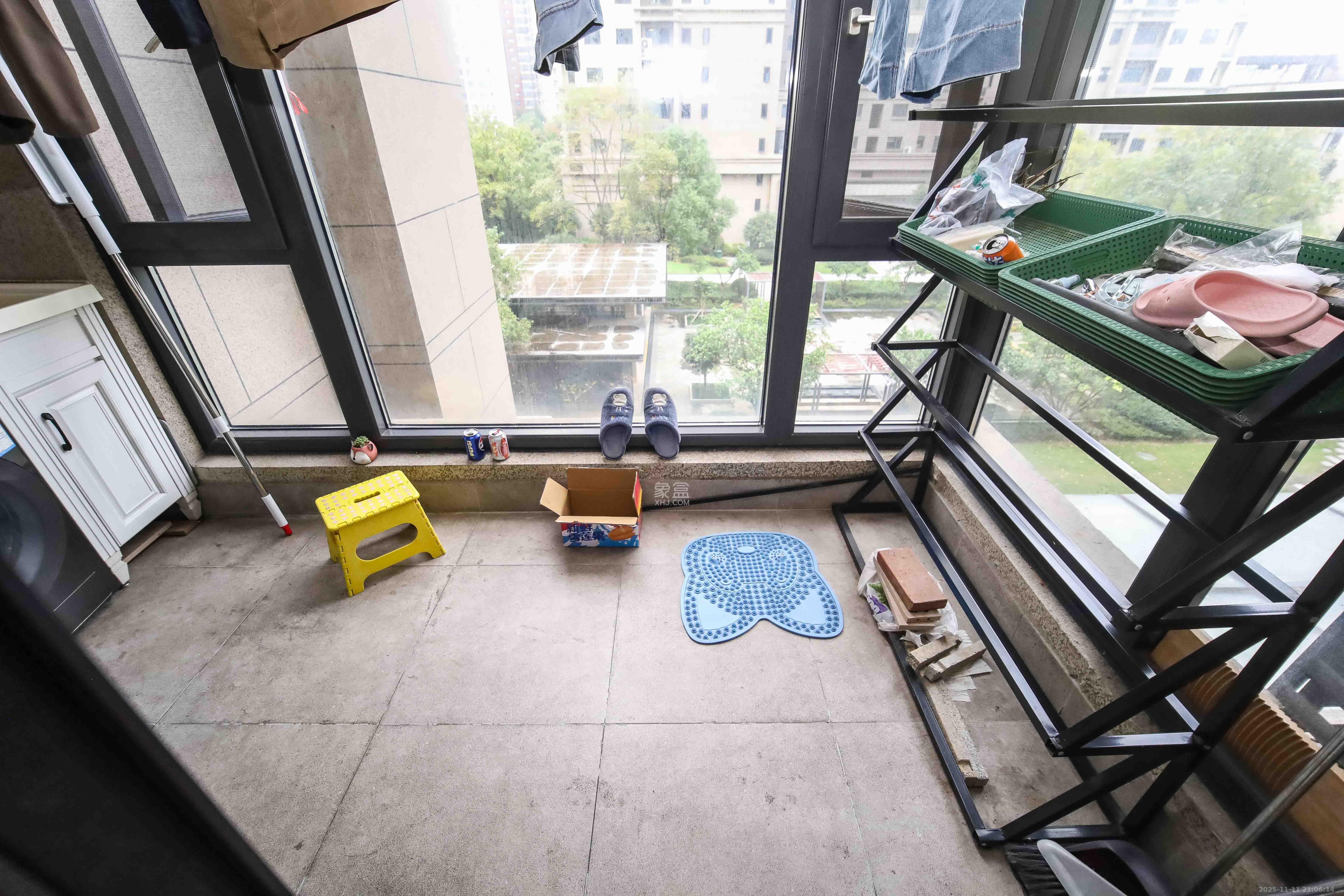 万科金域蓝湾 4室2厅2卫 159.0万 万科金域蓝湾 4室2厅2卫 159.0万阳台