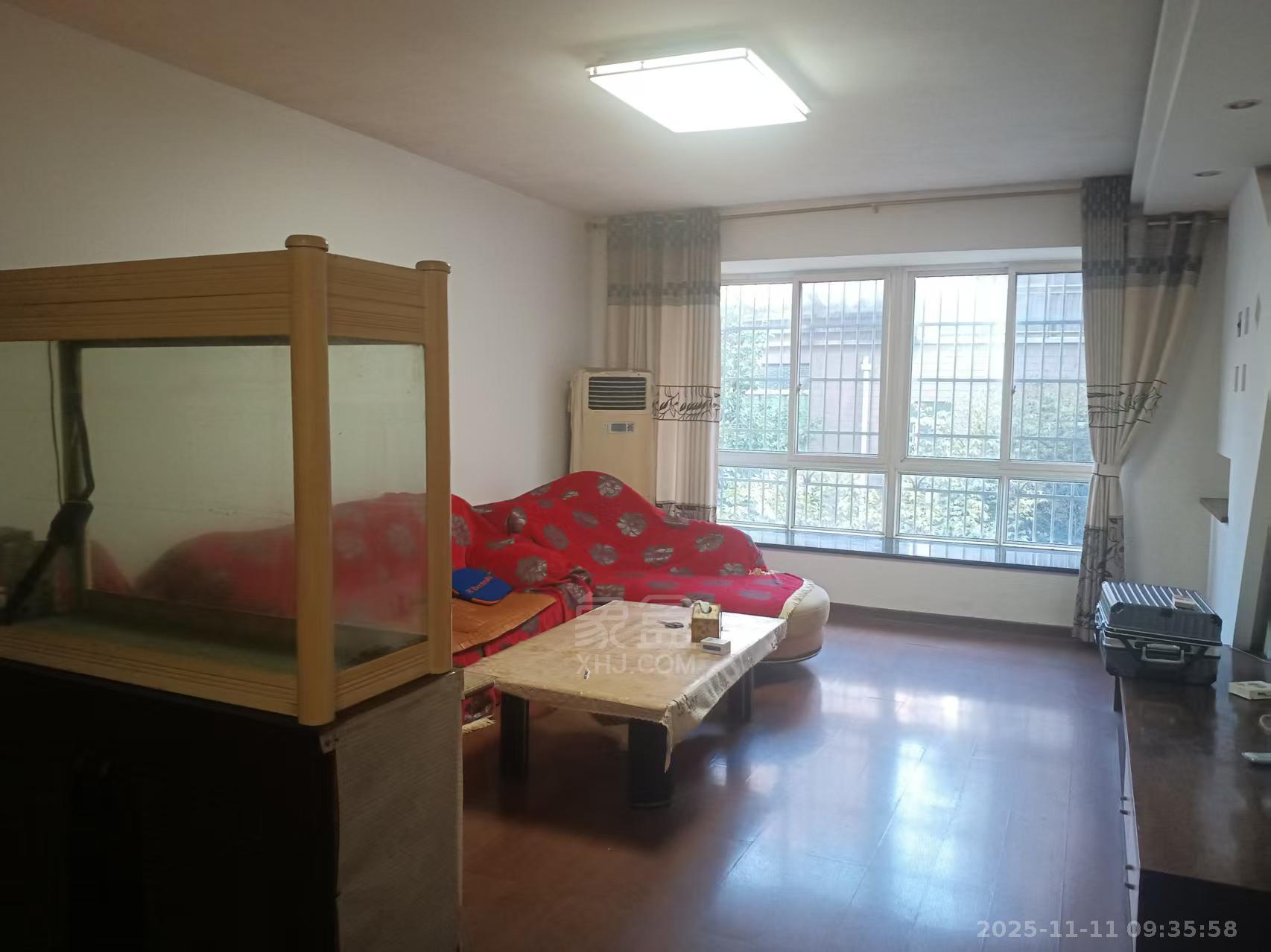 珠江丽园  3室2厅2卫    1700.0元/月室内图