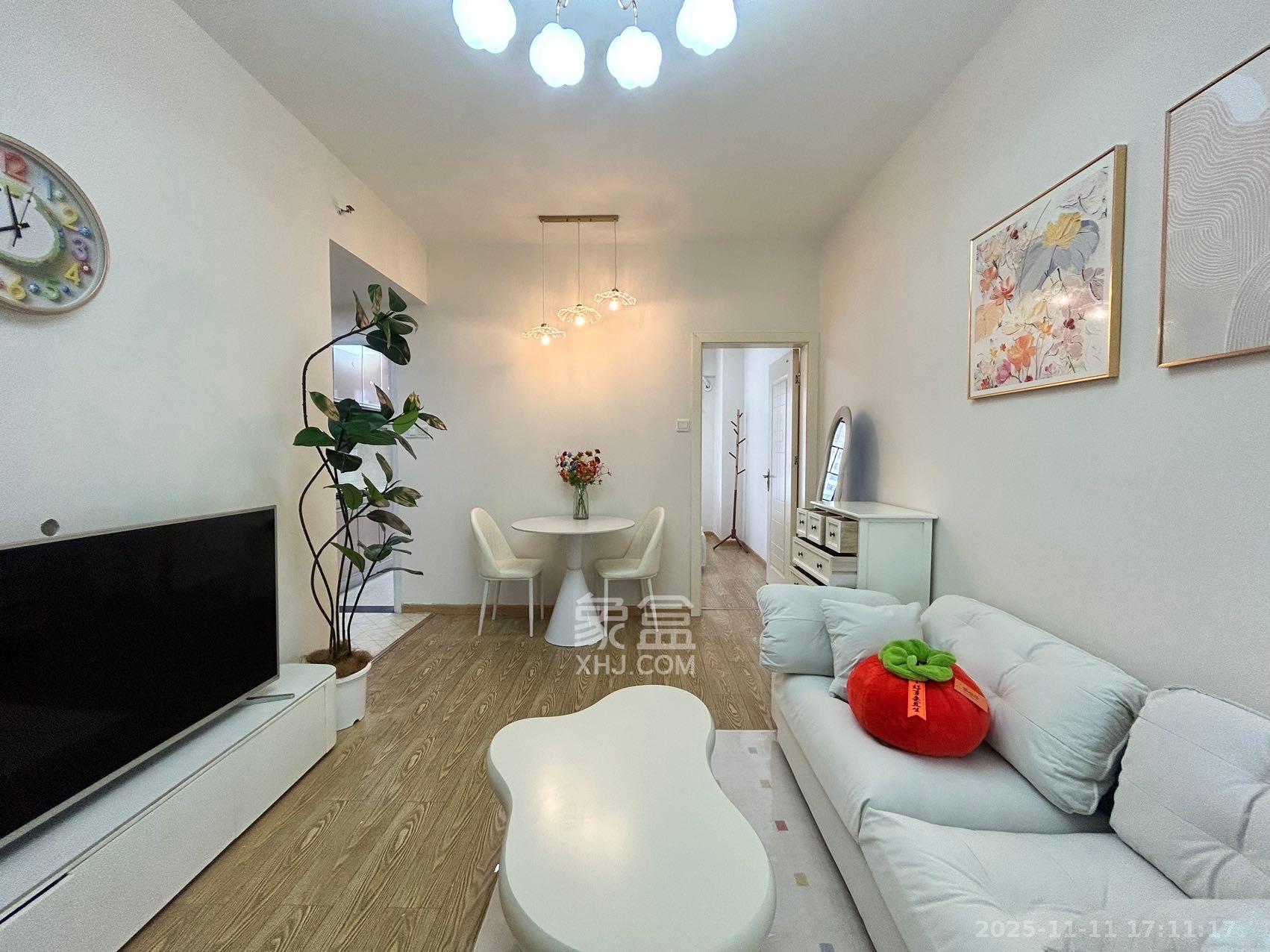 北辰三角洲E3区  1室1厅1卫    2300.0元/月室内图