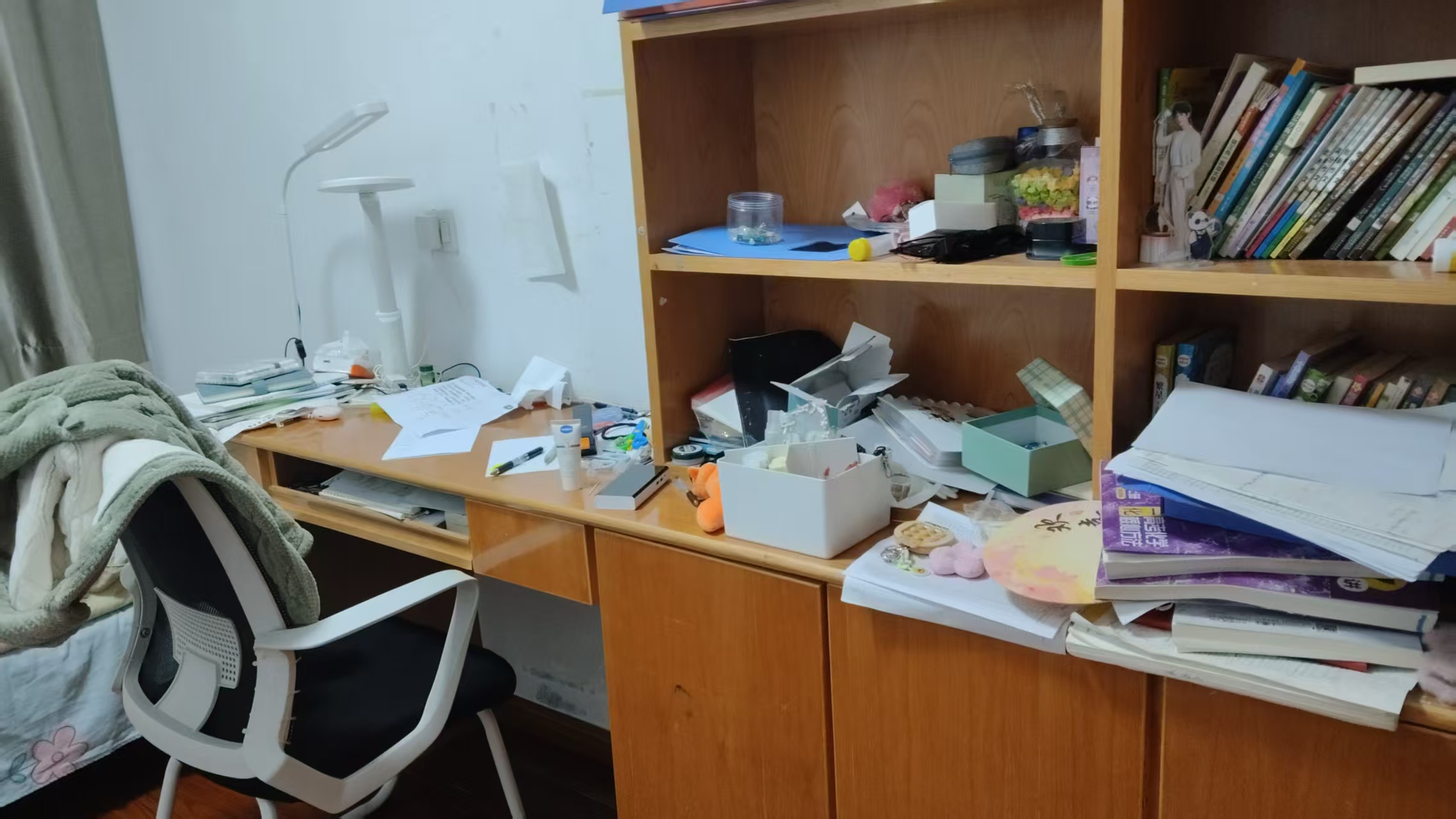 中电怡和苑  3室2厅2卫    2500.0元/月