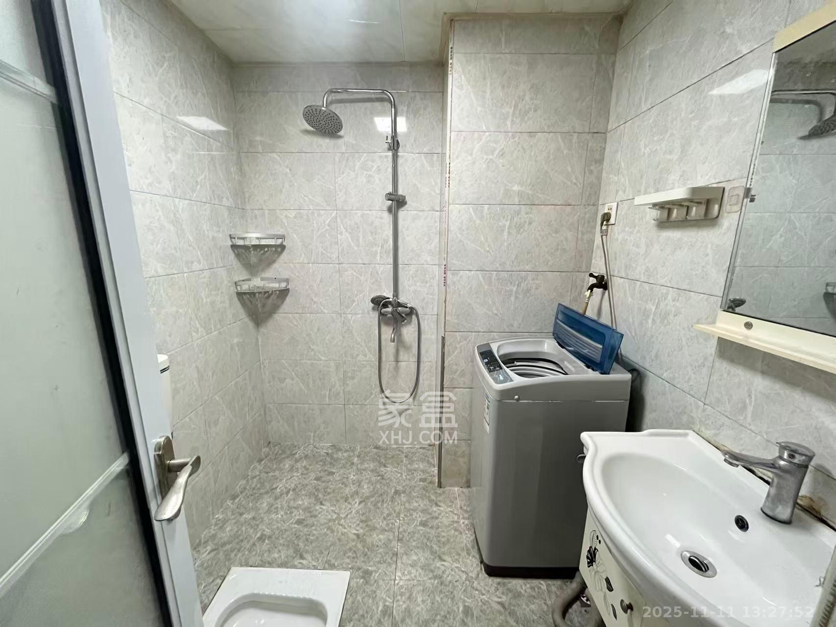 中南壹号院  1室1厅1卫    1600.0元/月室内图