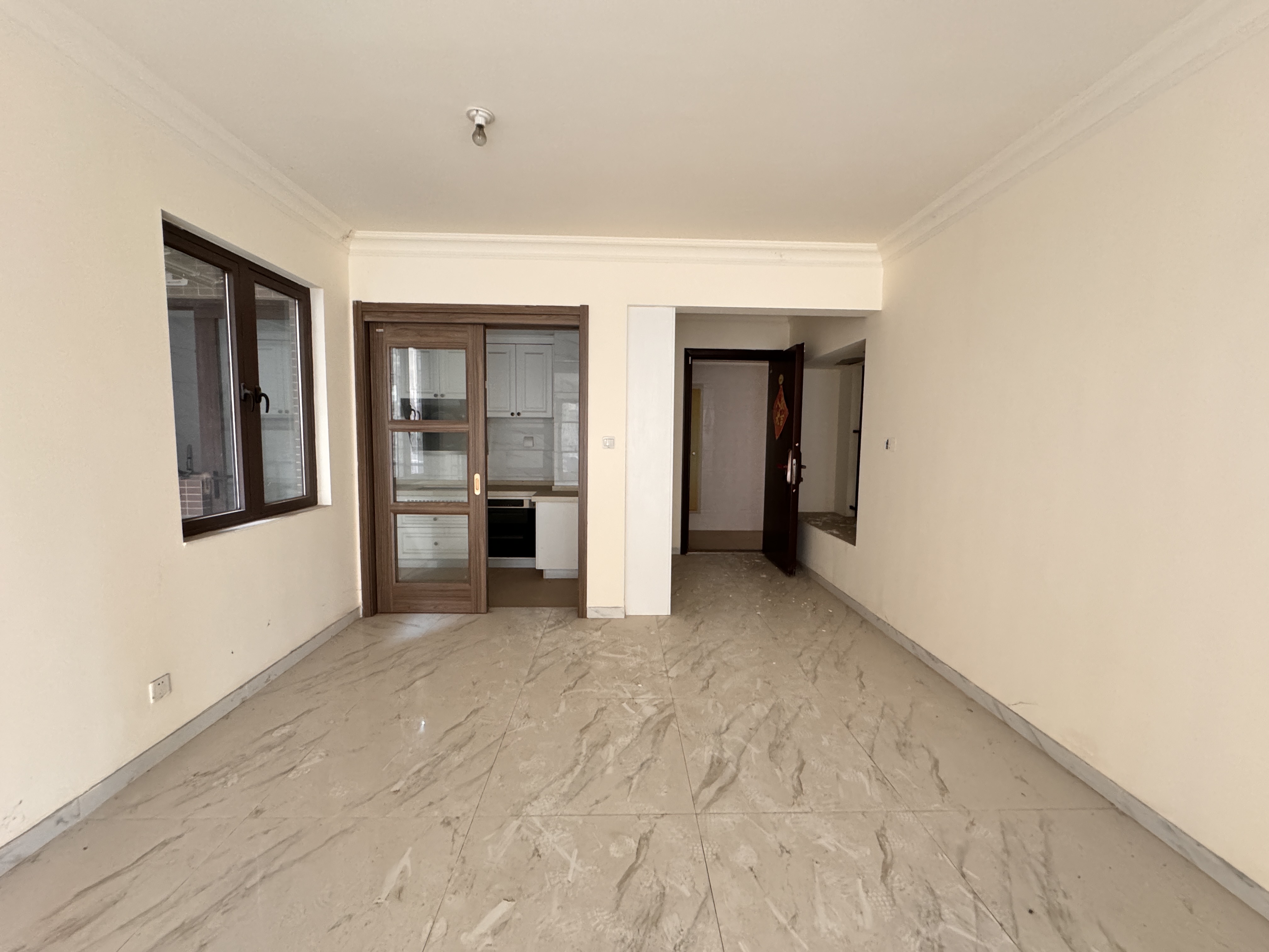 华耀碧桂园十里江湾誉峯 3室2厅2卫 65.0万 华耀碧桂园十里江湾誉峯 3室2厅2卫 65.0万客厅