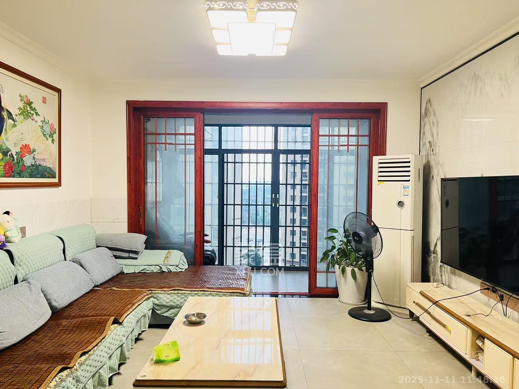 洋湖春园 3室2厅2卫 2100.0元/月 洋湖春园 3室2厅2卫 2100.0元/月室内图