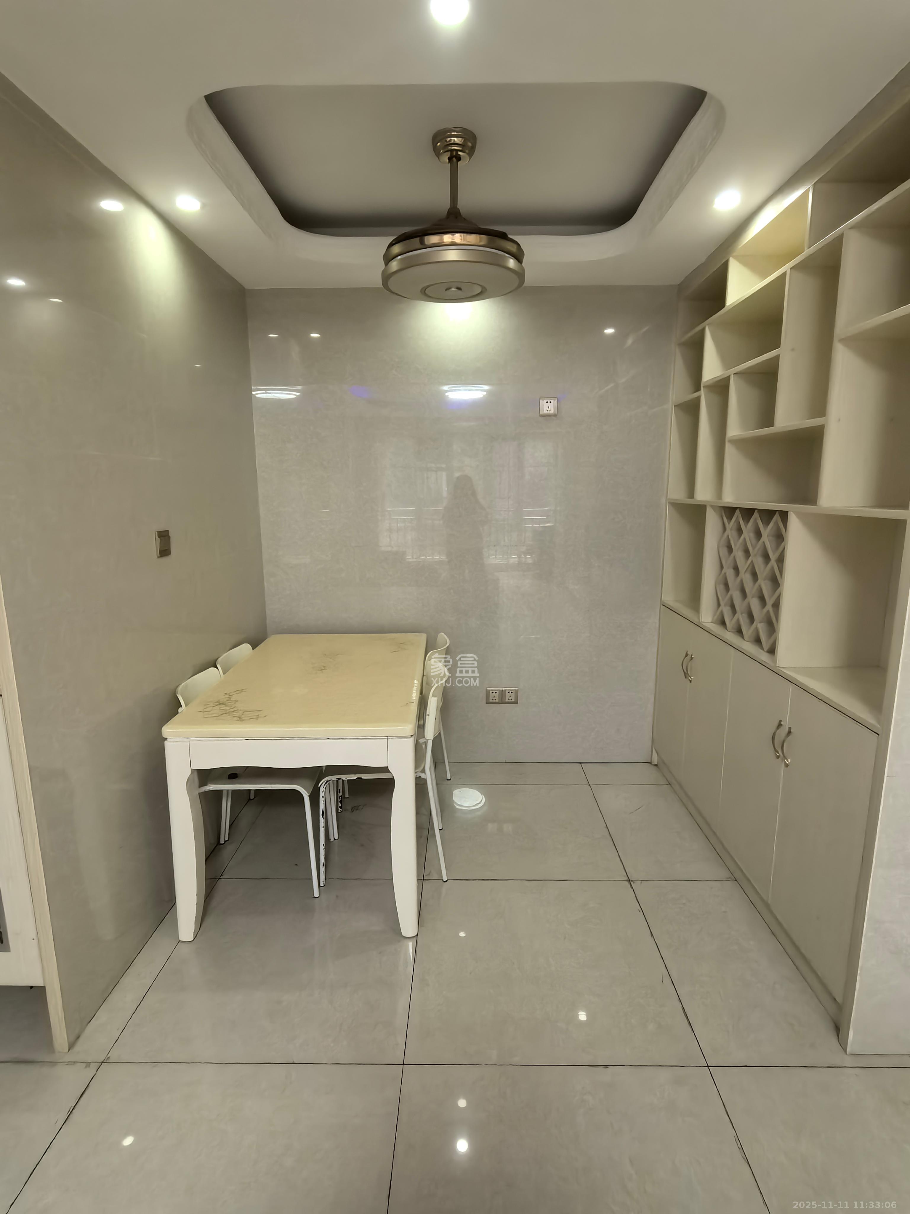 丽发新城 1室0厅0卫 2000.0元/月 丽发新城 1室0厅0卫 2000.0元/月室内图