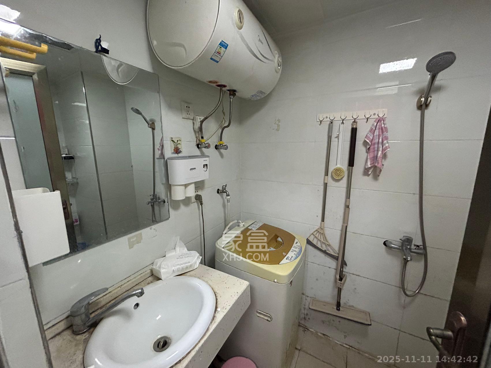 达美D6区  1室1厅1卫    1400.0元/月室内图