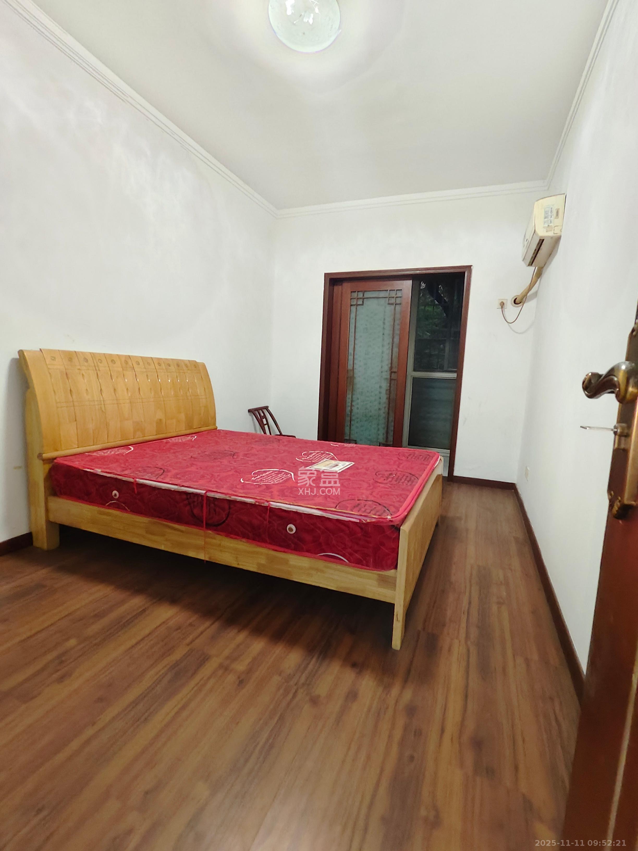 圣力华苑  3室2厅2卫    1800.0元/月室内图