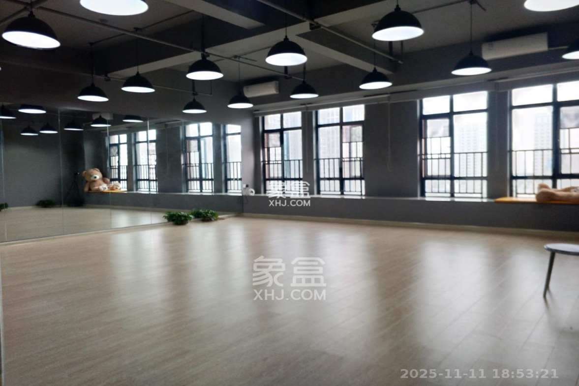 荣悦台 1室1厅1卫 2200.0元/月 荣悦台 1室1厅1卫 2200.0元/月室内图