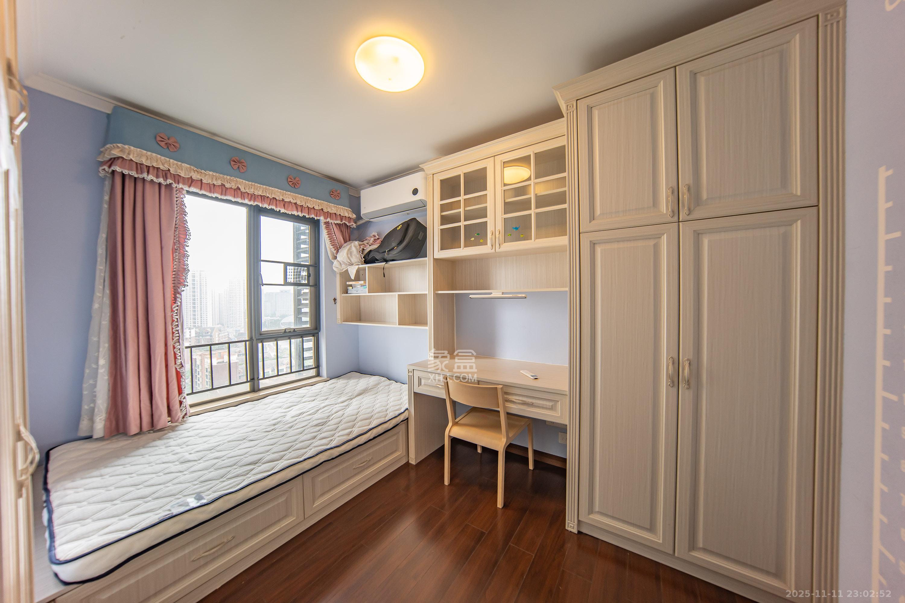 万科白鹭郡  3室2厅1卫    122.8万卧室