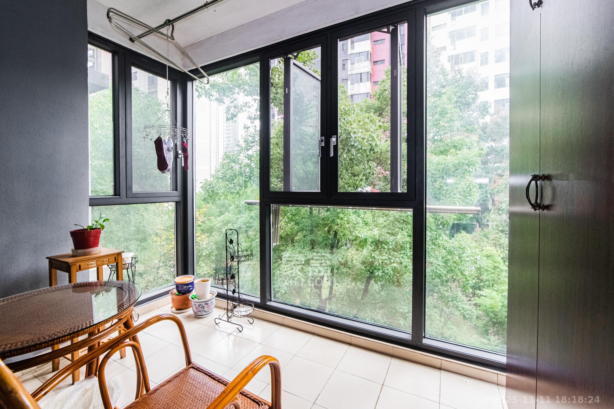 珠江花城二期扶水岸  1室2厅1卫    70.0万阳台