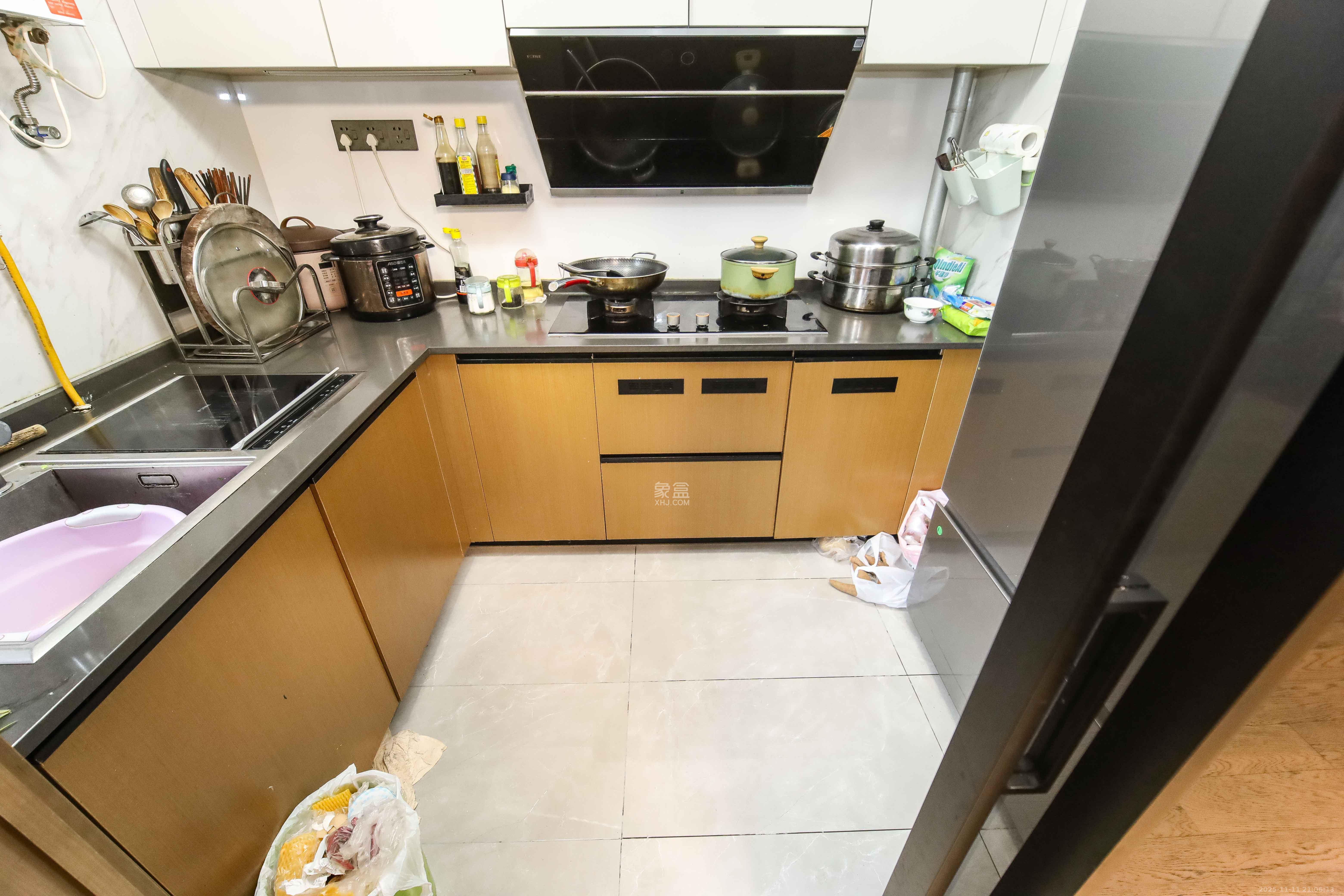 万科金域蓝湾  4室2厅2卫    159.0万厨房