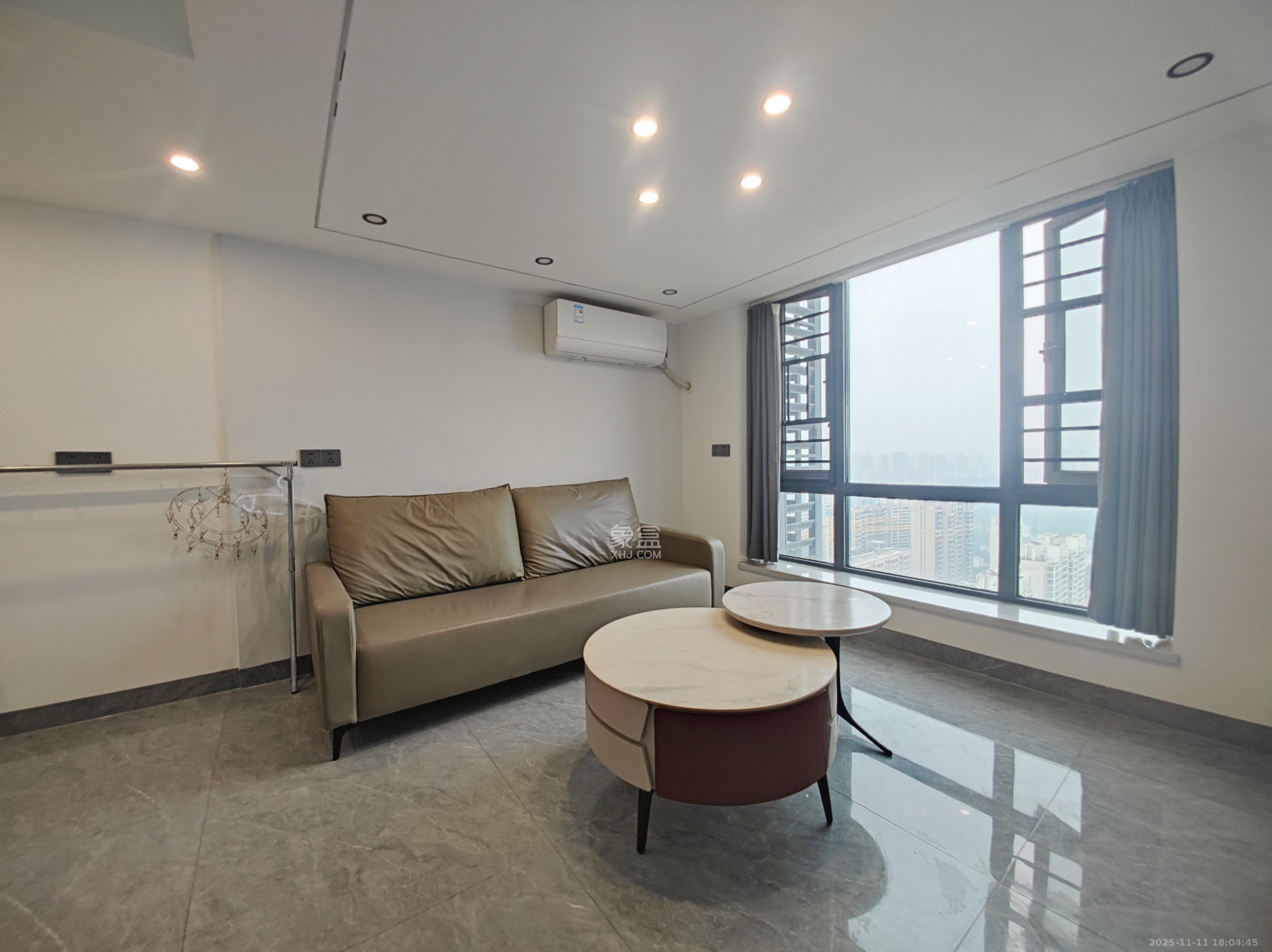 藏珑湖上公馆  2室2厅0卫    2200.0元/月室内图