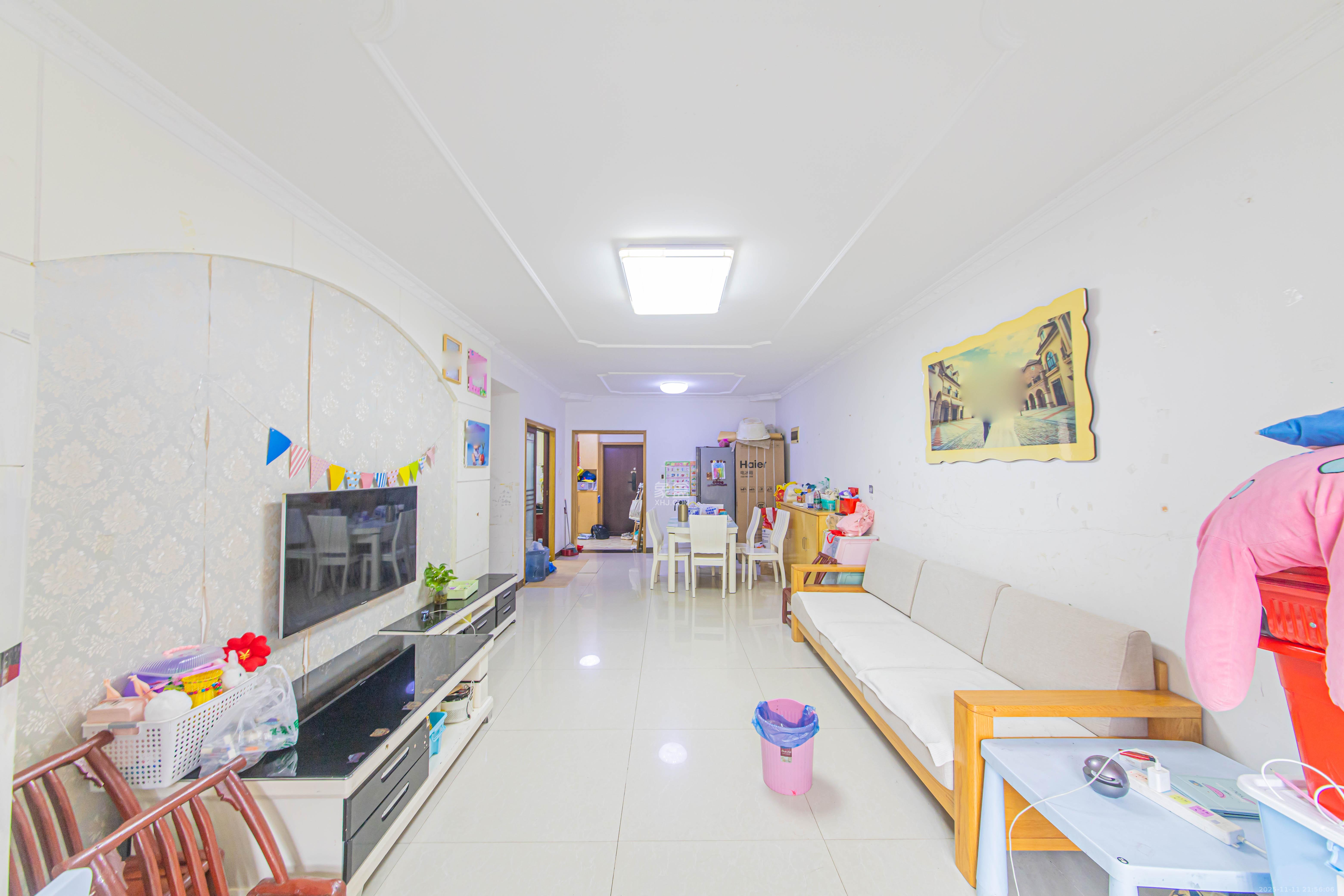 中建芙蓉嘉苑 3室2厅1卫 86.8万 中建芙蓉嘉苑 3室2厅1卫 86.8万客厅