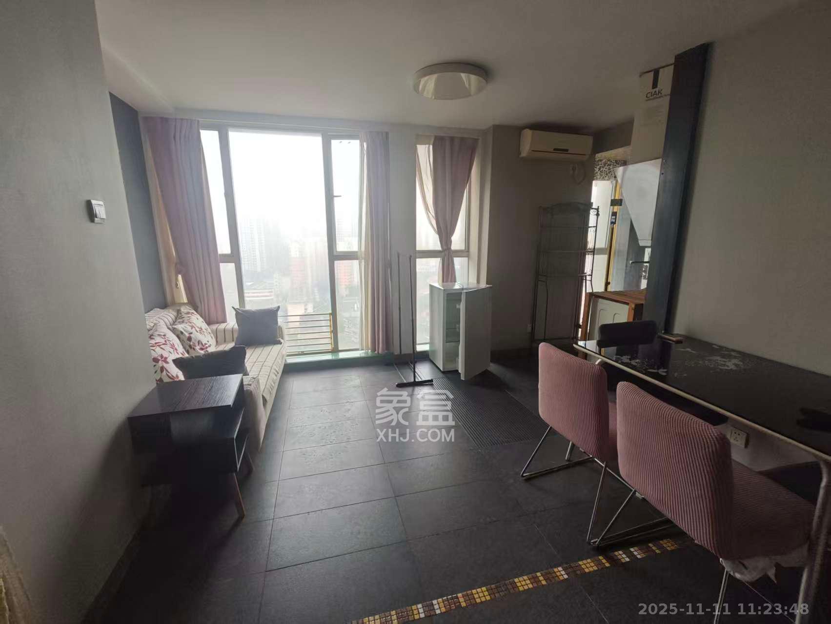 东一国际  1室1厅1卫    1500.0元/月室内图